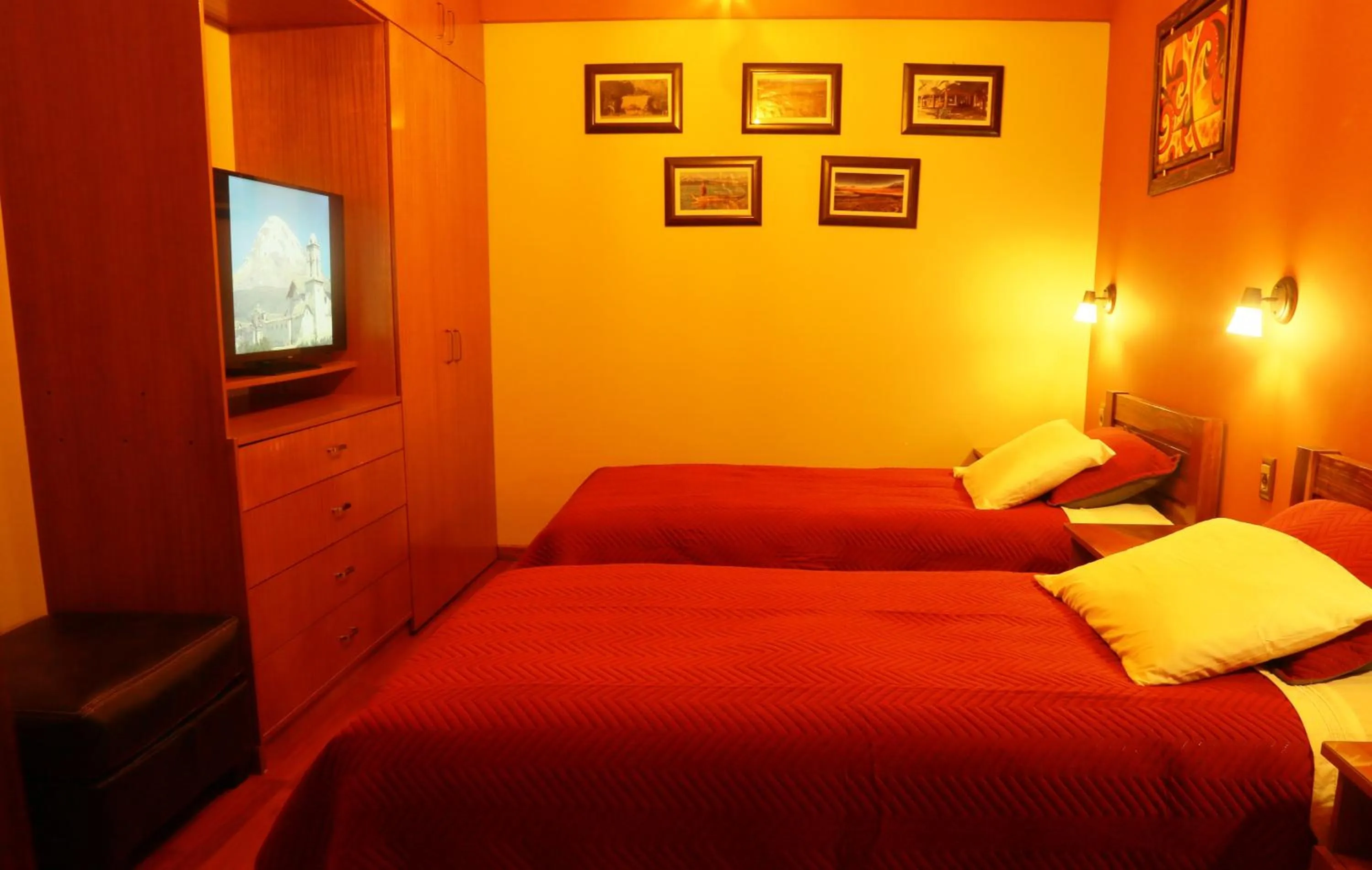 Bed in Hostal Cagnapa Restobar