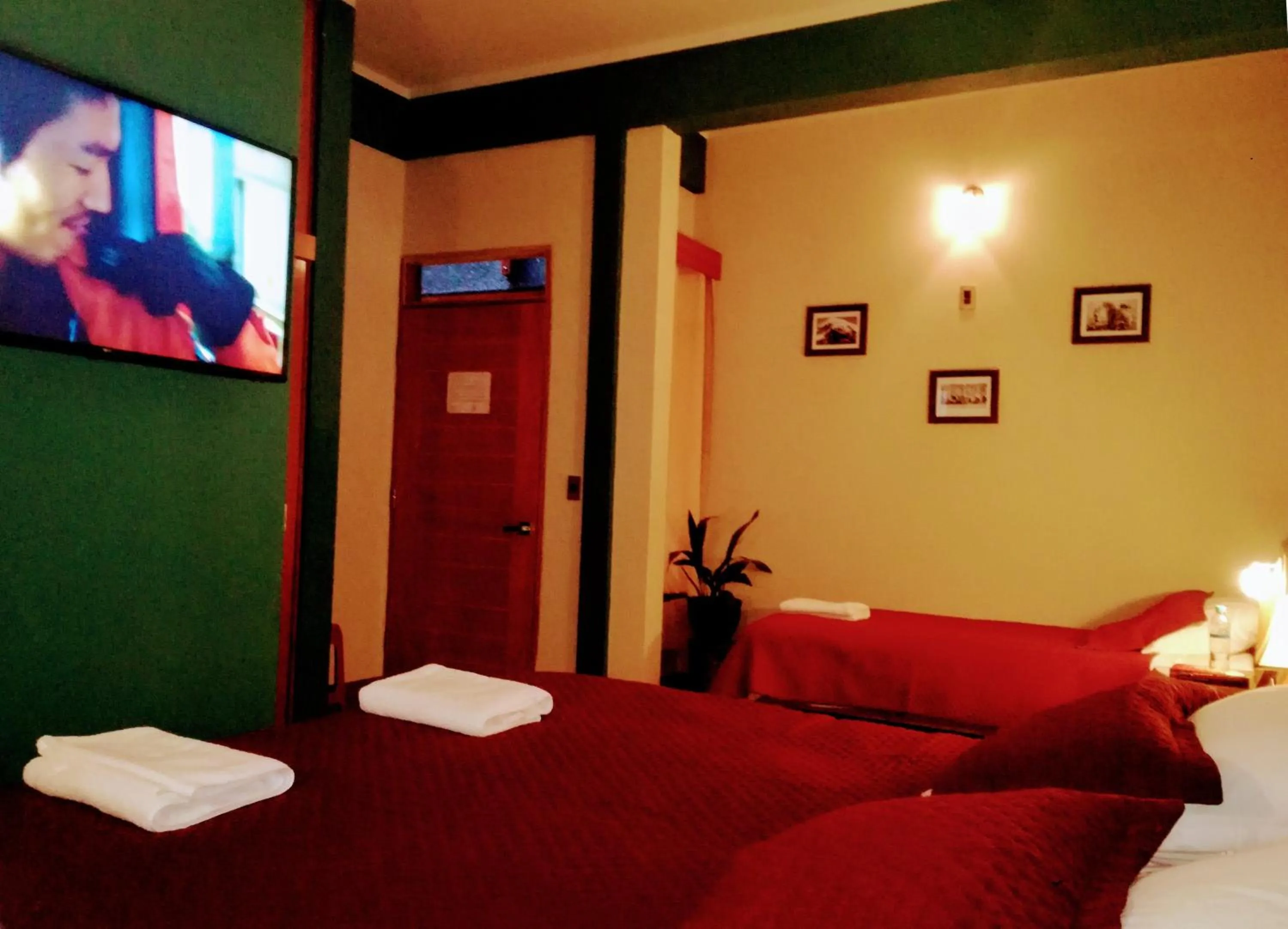 Bed in Hostal Cagnapa Restobar