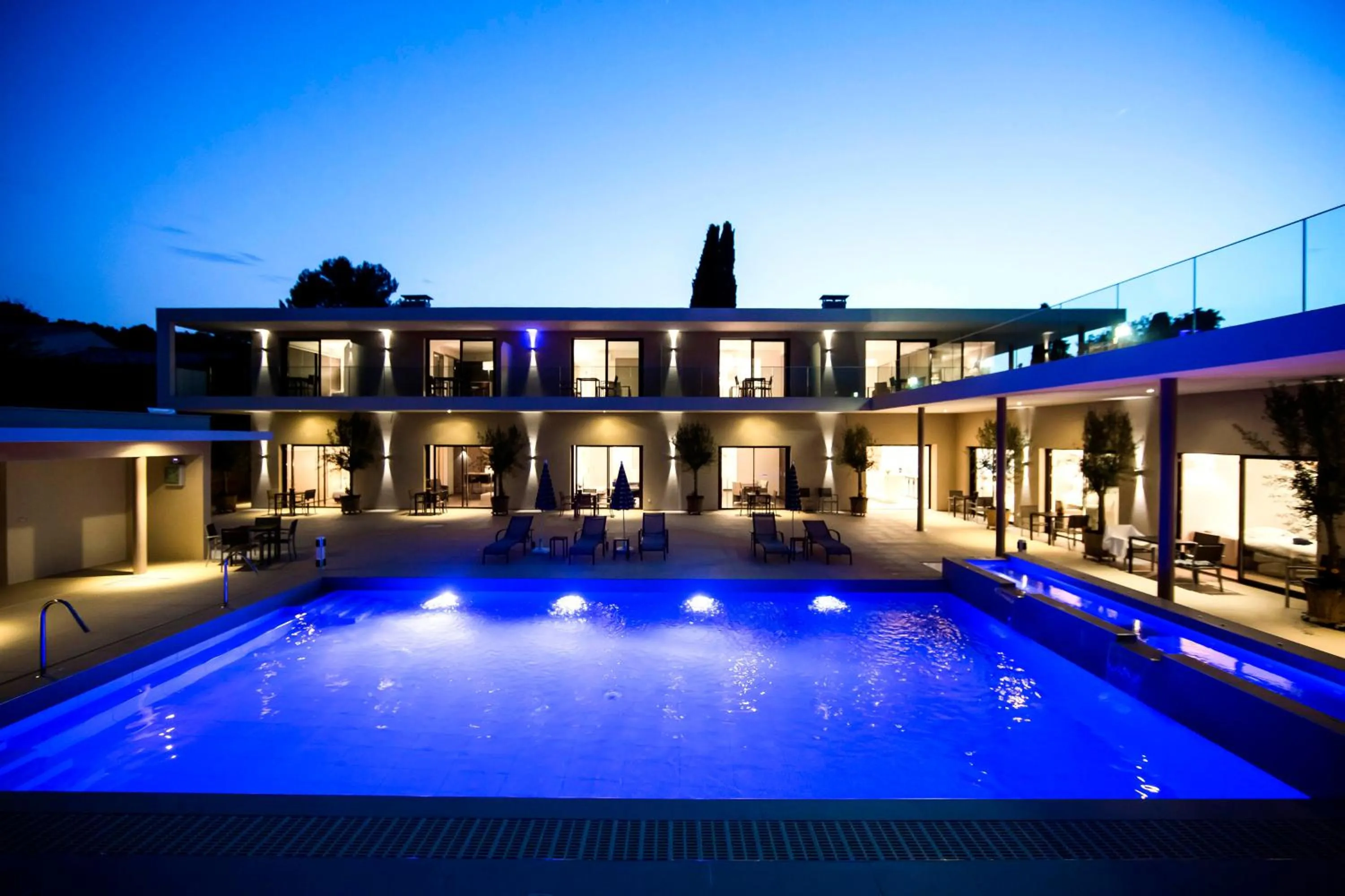 Night in Seventeen Hotel