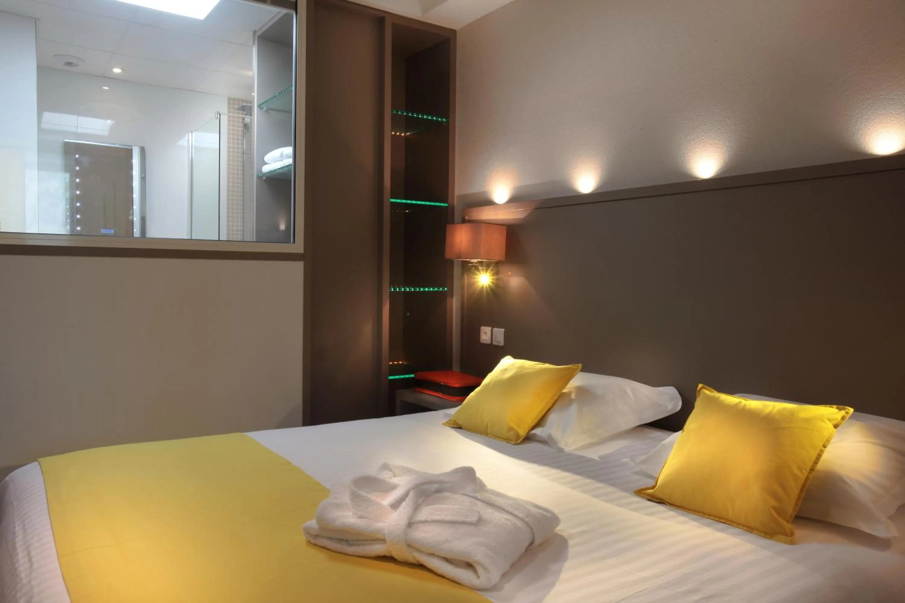 Bed in Seventeen Hotel