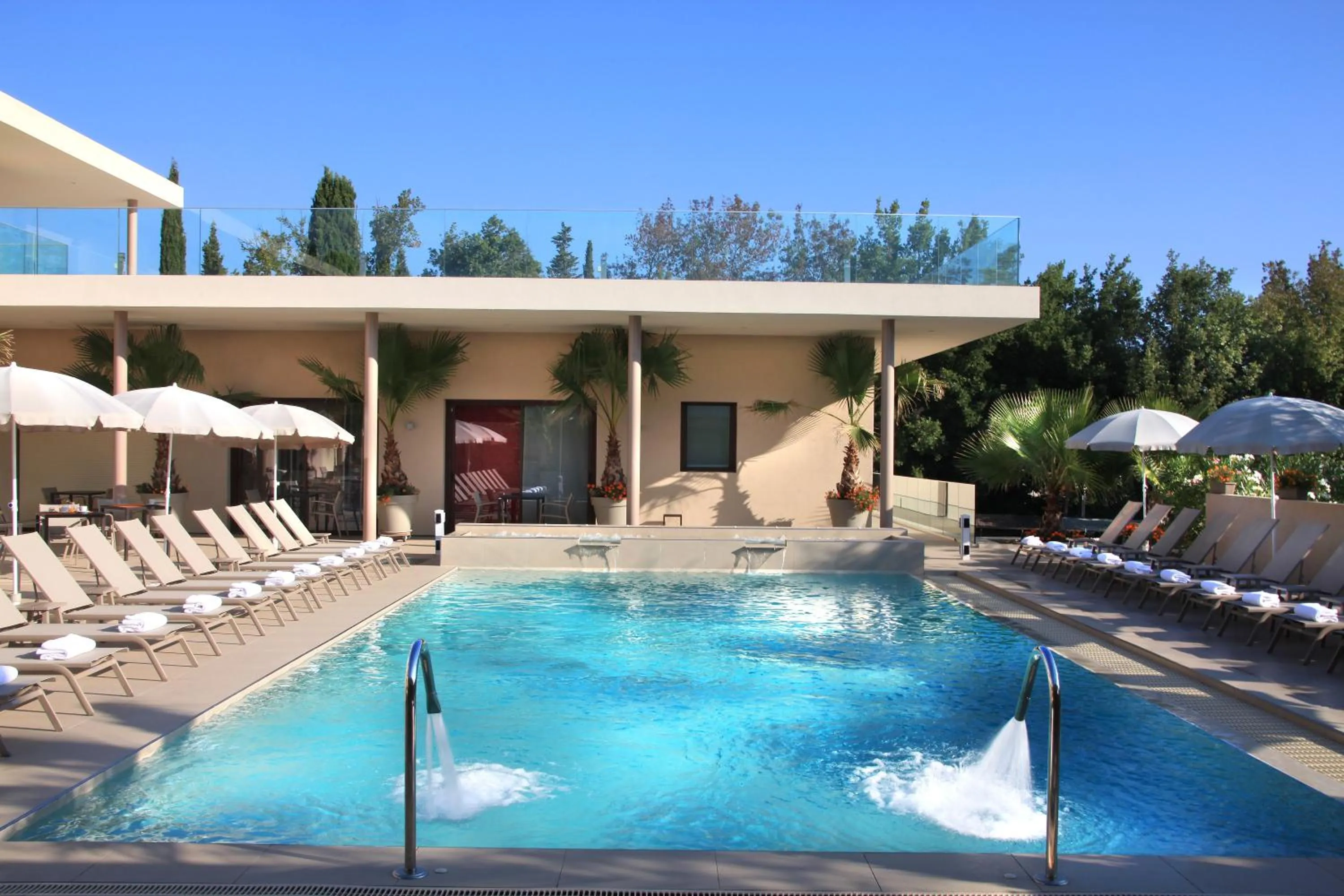 Facade/entrance in Seventeen Hotel