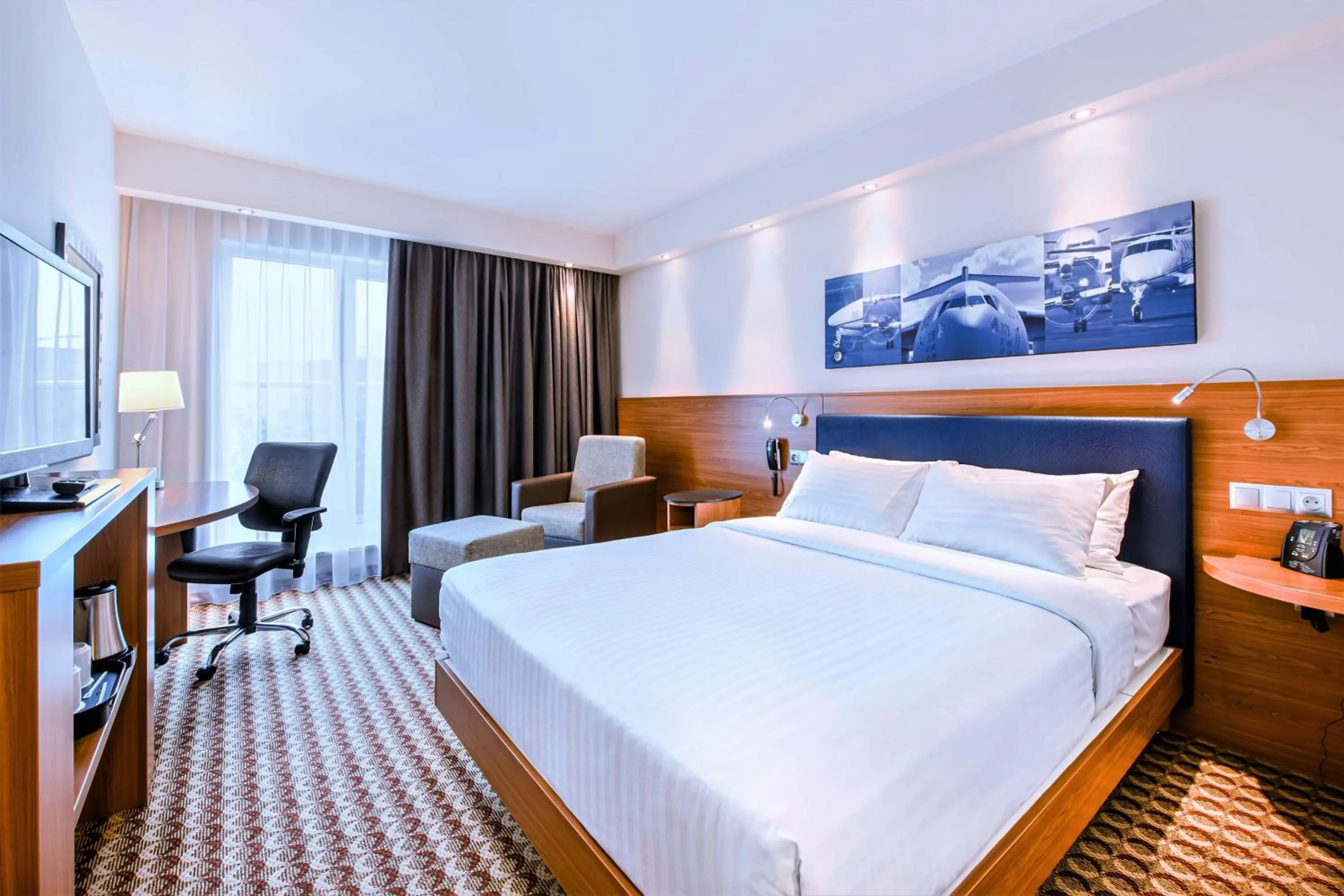 Queen Room in Hampton by Hilton Warsaw Airport