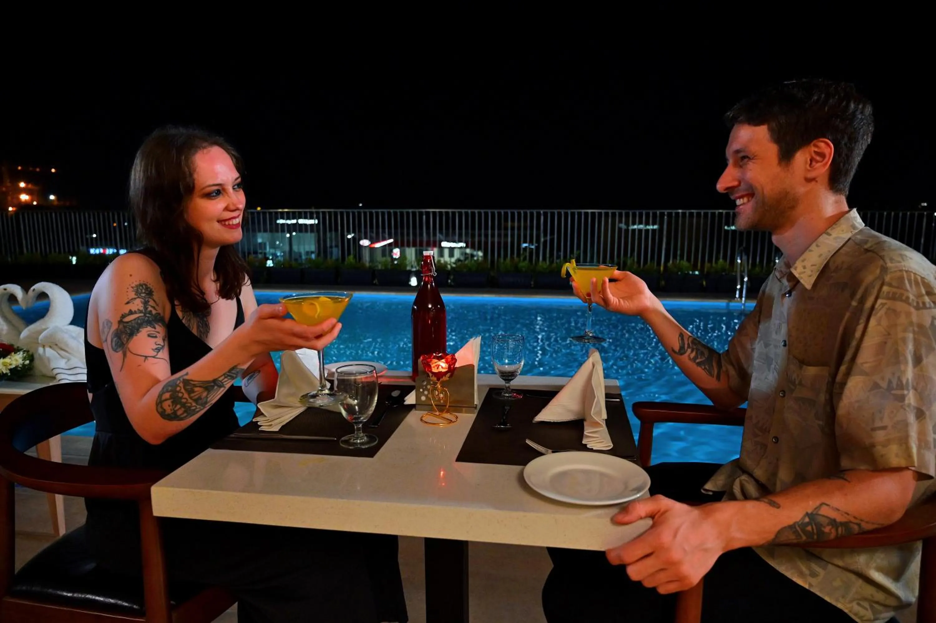 Restaurant/places to eat in Tribute Royale