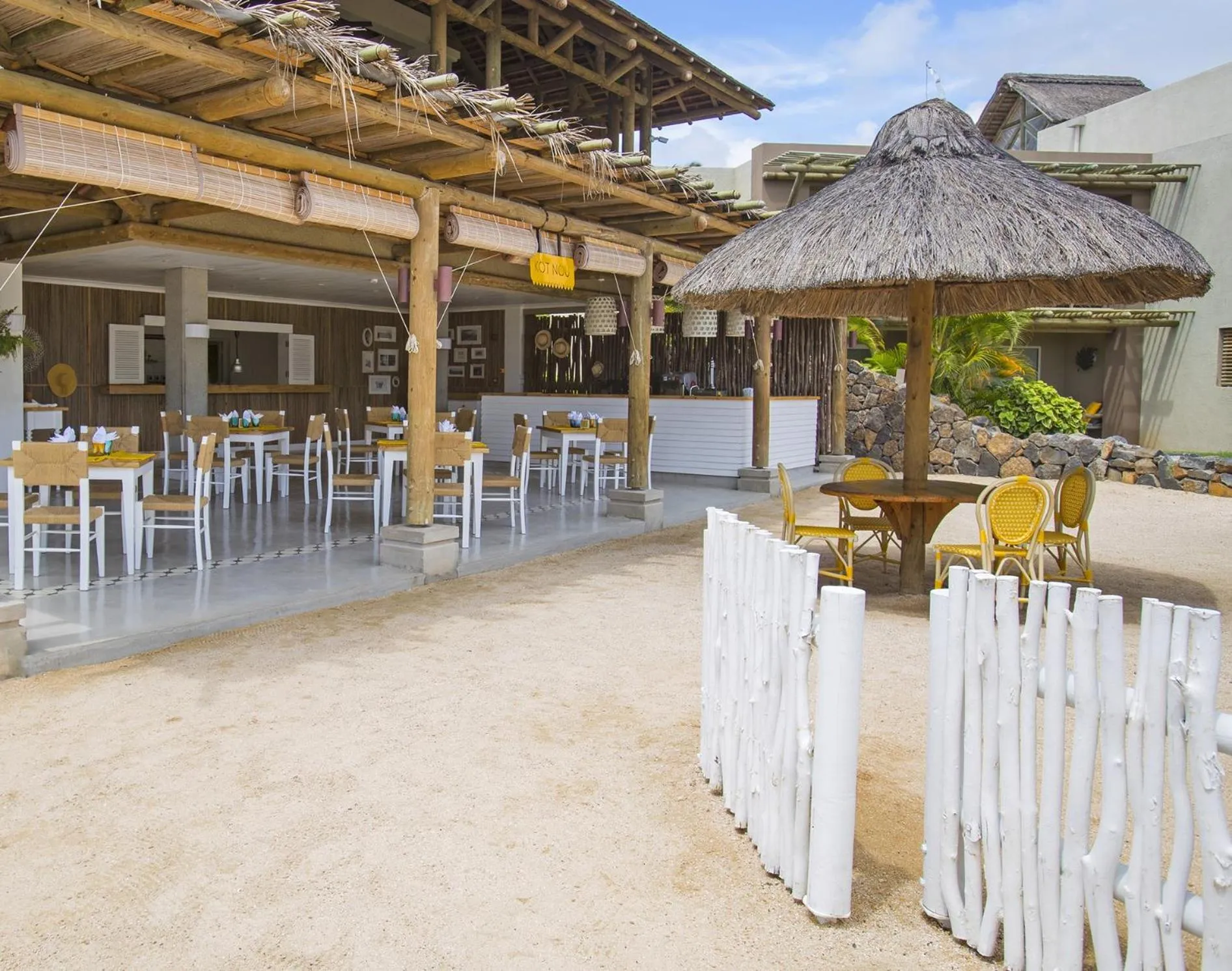 Restaurant/places to eat in Zilwa Attitude