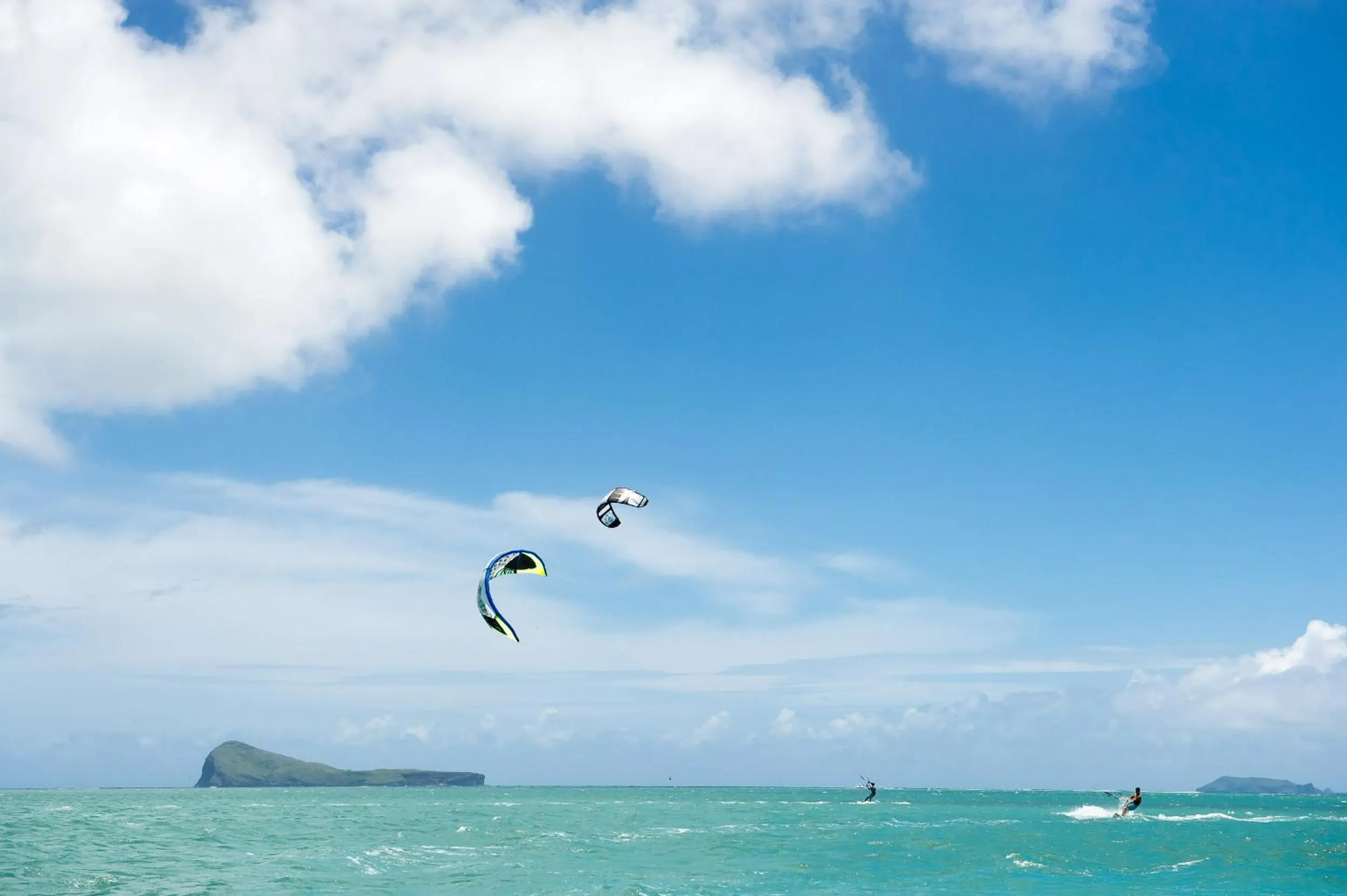 Windsurfing in Zilwa Attitude