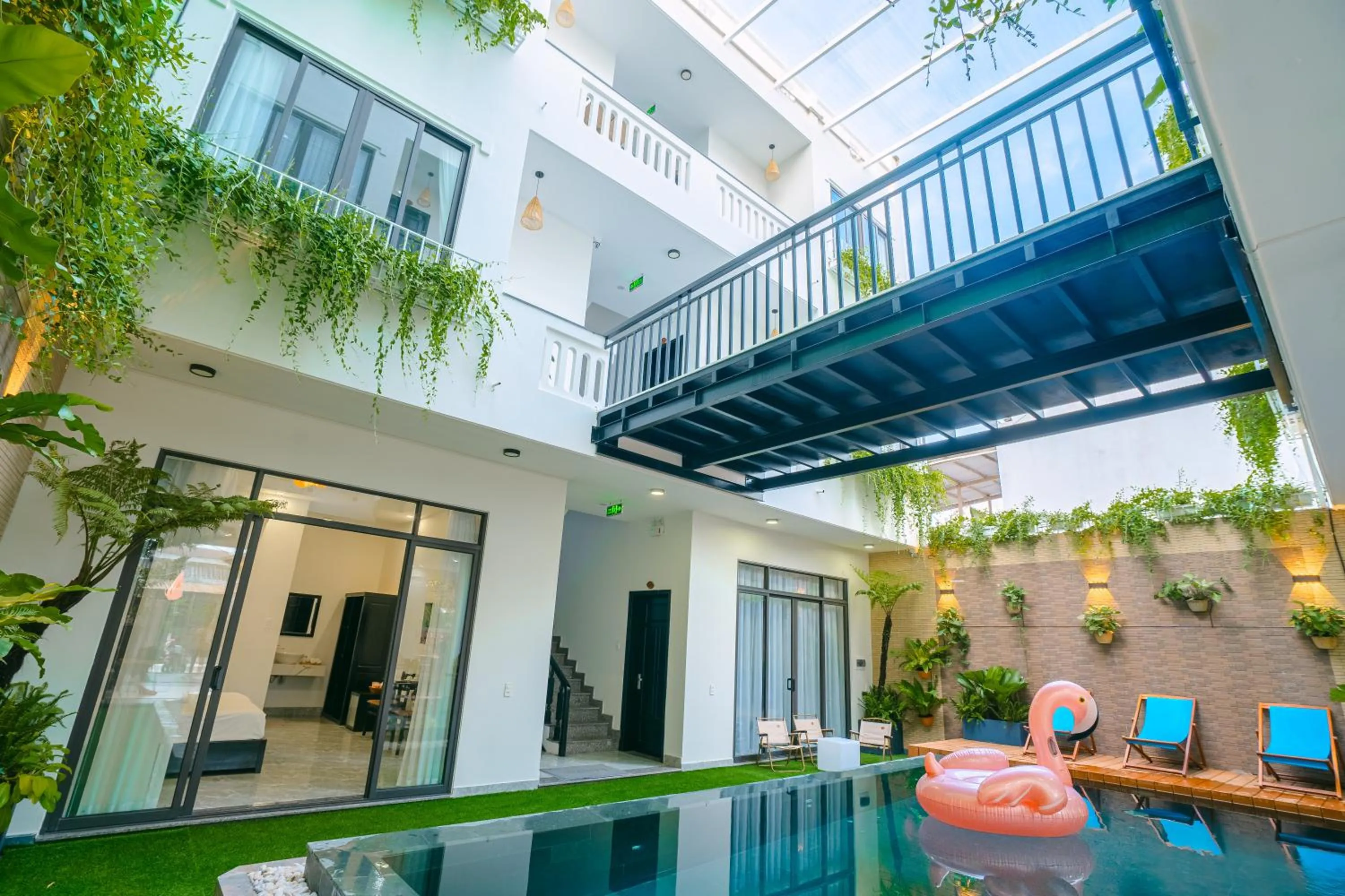 Swimming pool in Beach Palm Villa Hoi An