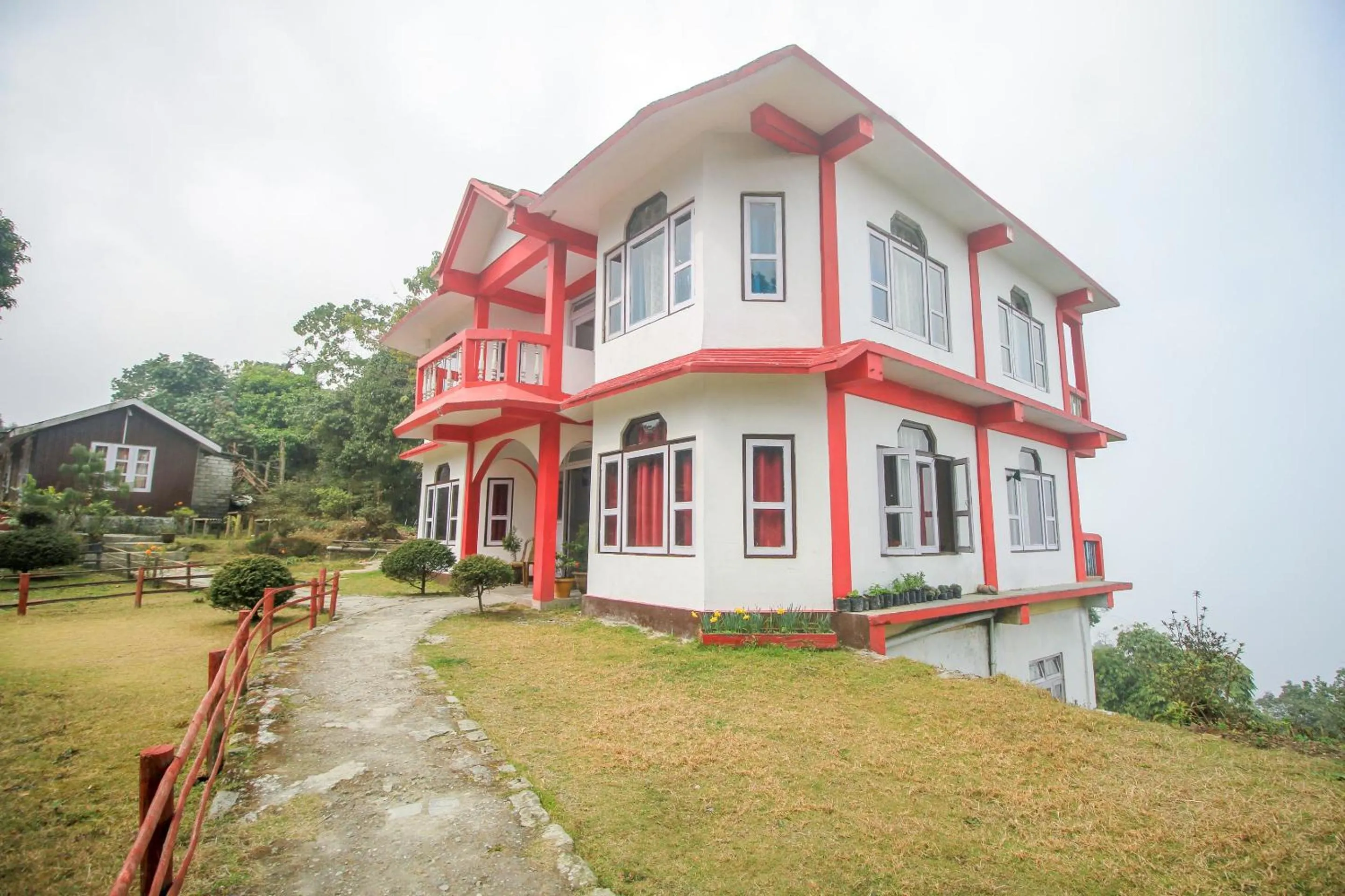 Facade/entrance in Hotel O Uzen Homestay