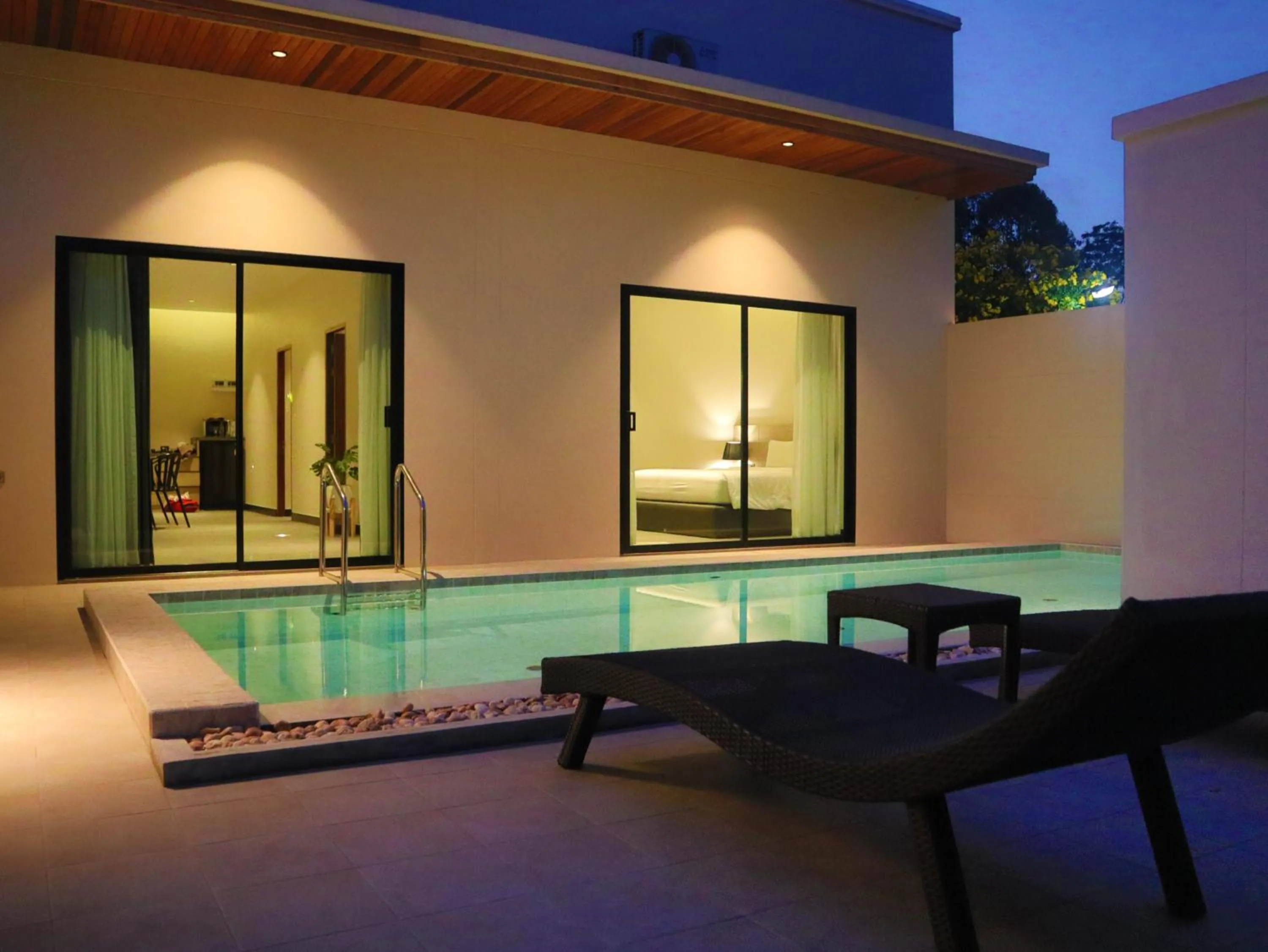 Swimming pool in Toledo Pool Villa