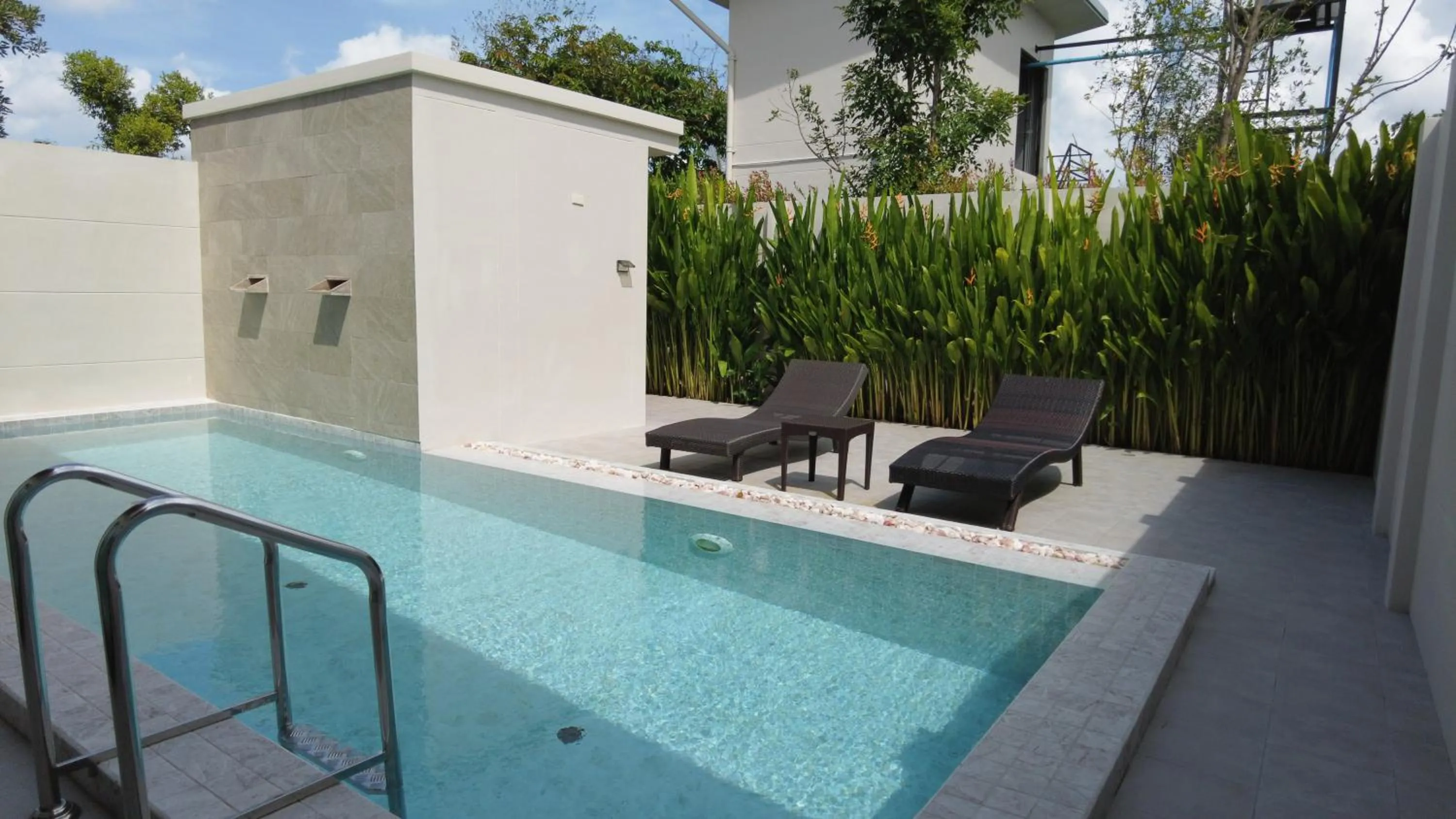 Property building in Toledo Pool Villa