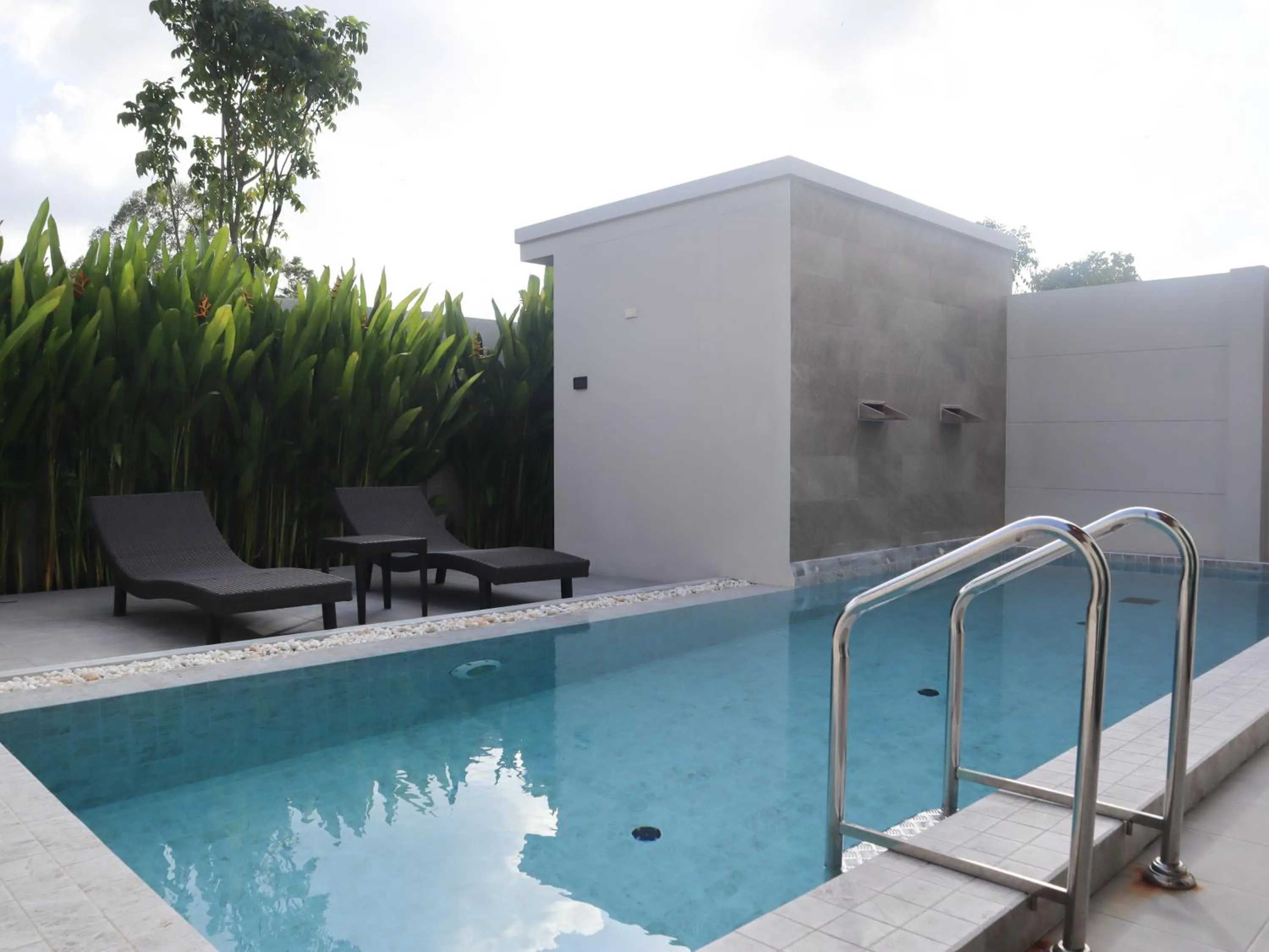 Property building in Toledo Pool Villa