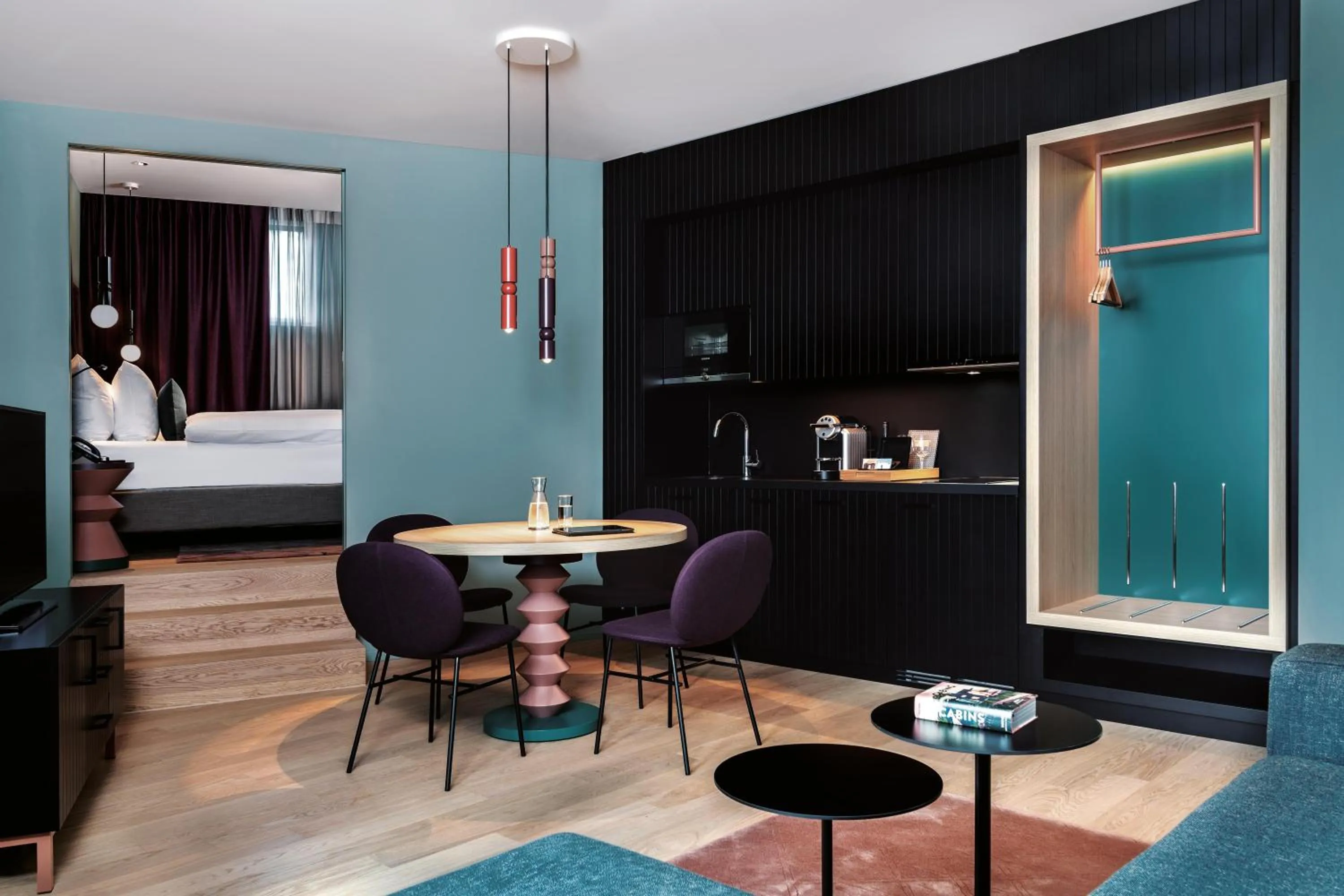 Kitchen or kitchenette, Bed in Sorell Boutique-Hotel St Peter Zürich