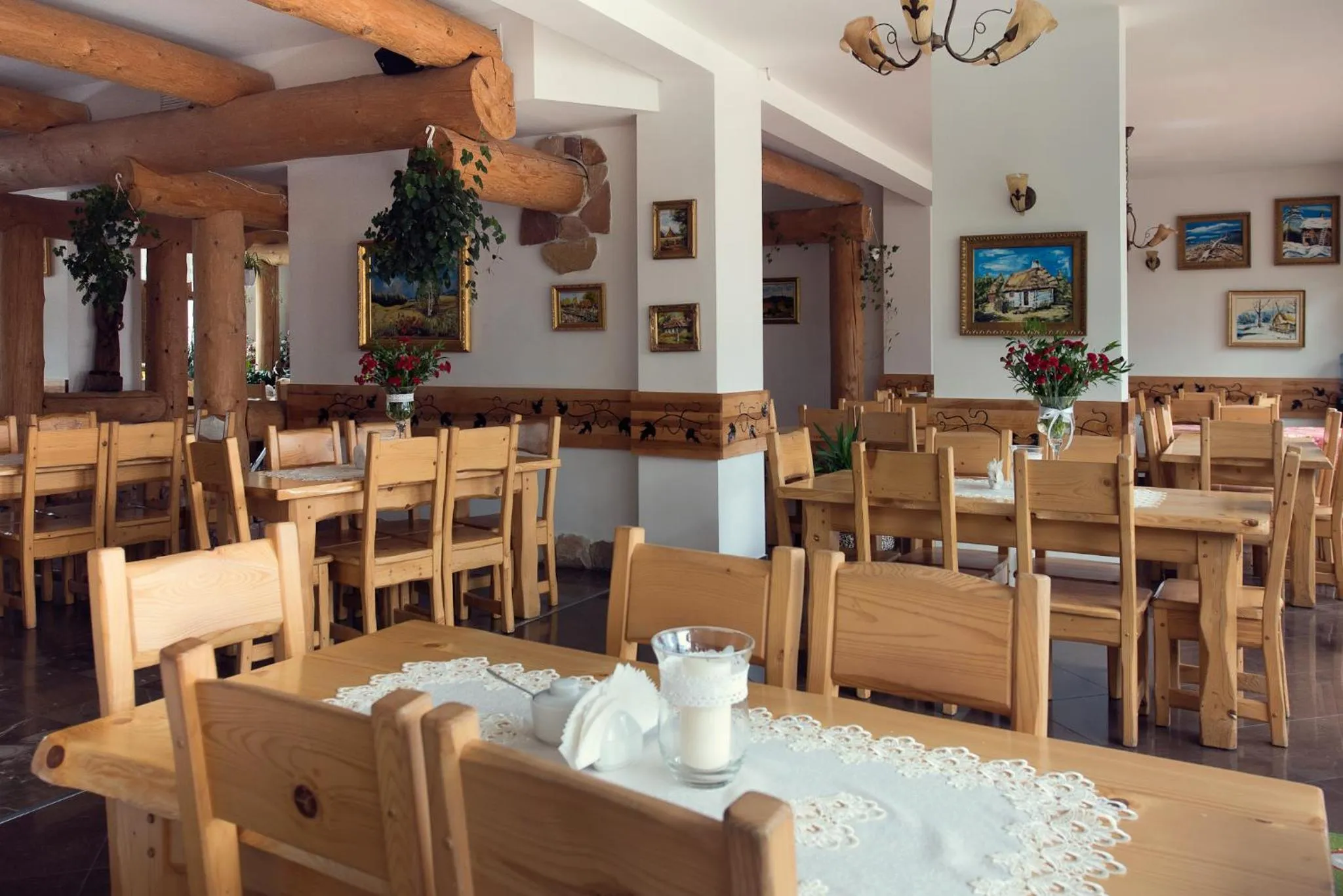 Restaurant/places to eat in Pensjonat "Jodłowy Dwór"