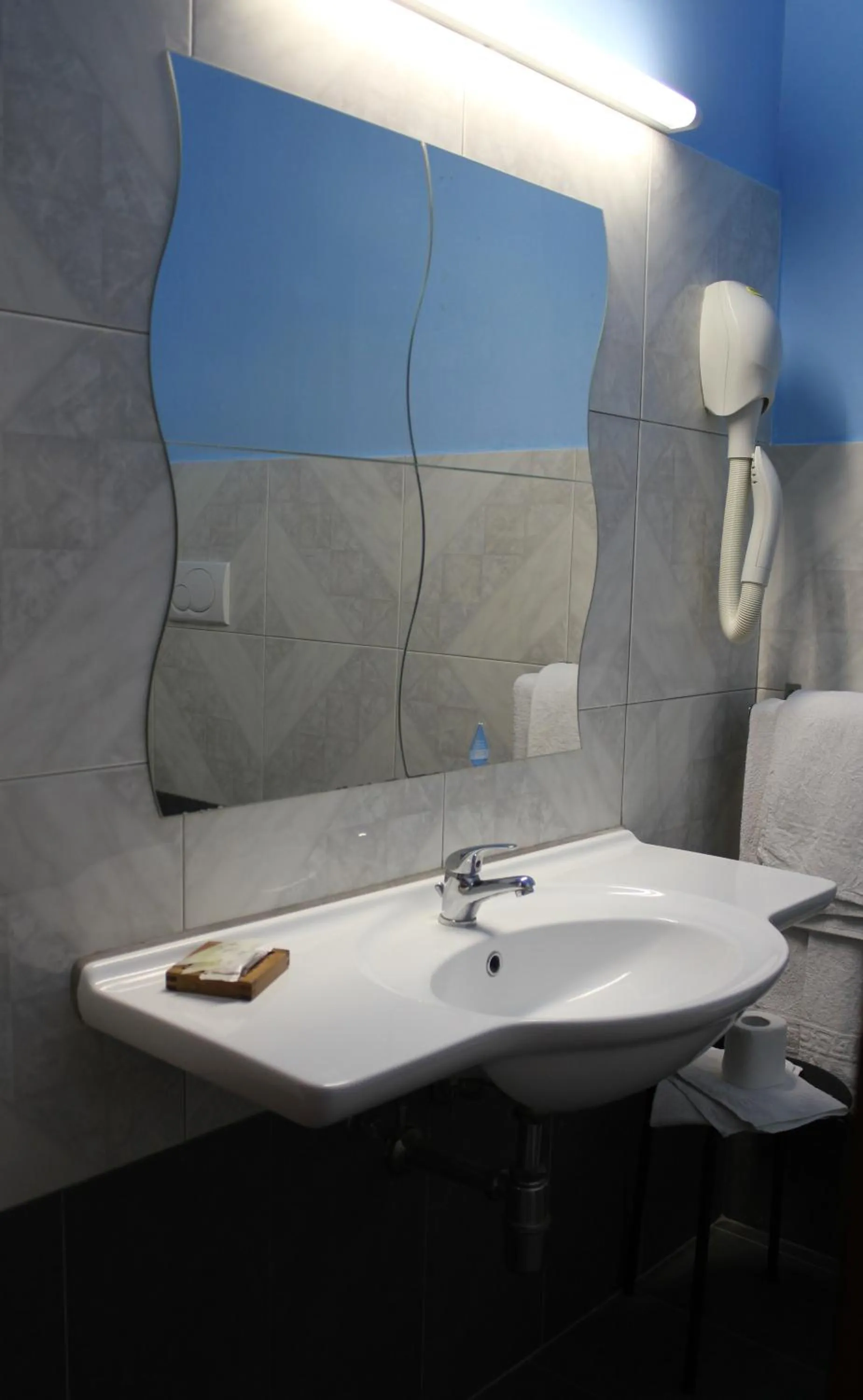 Bathroom in Hotel 106