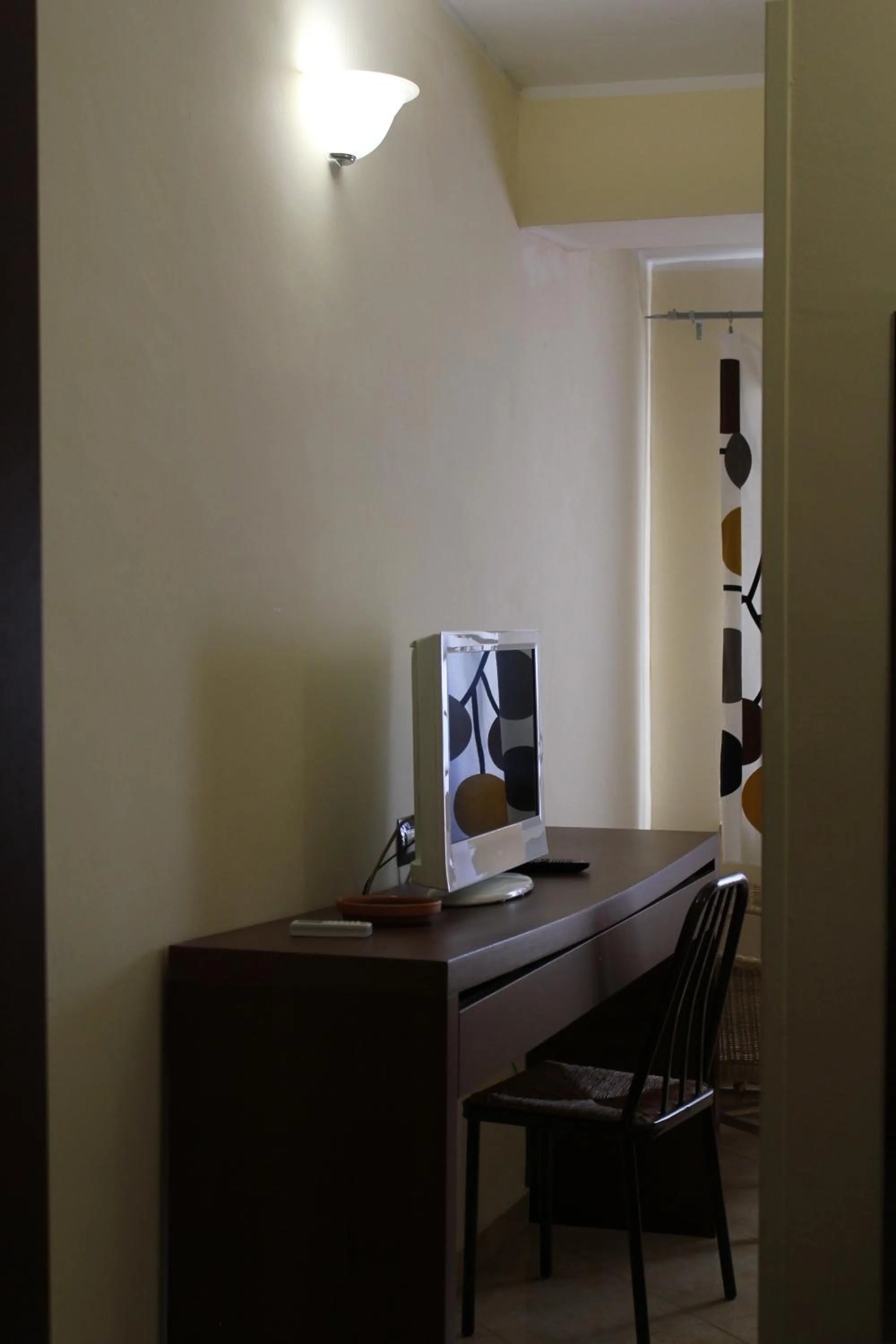 TV and multimedia in Hotel 106