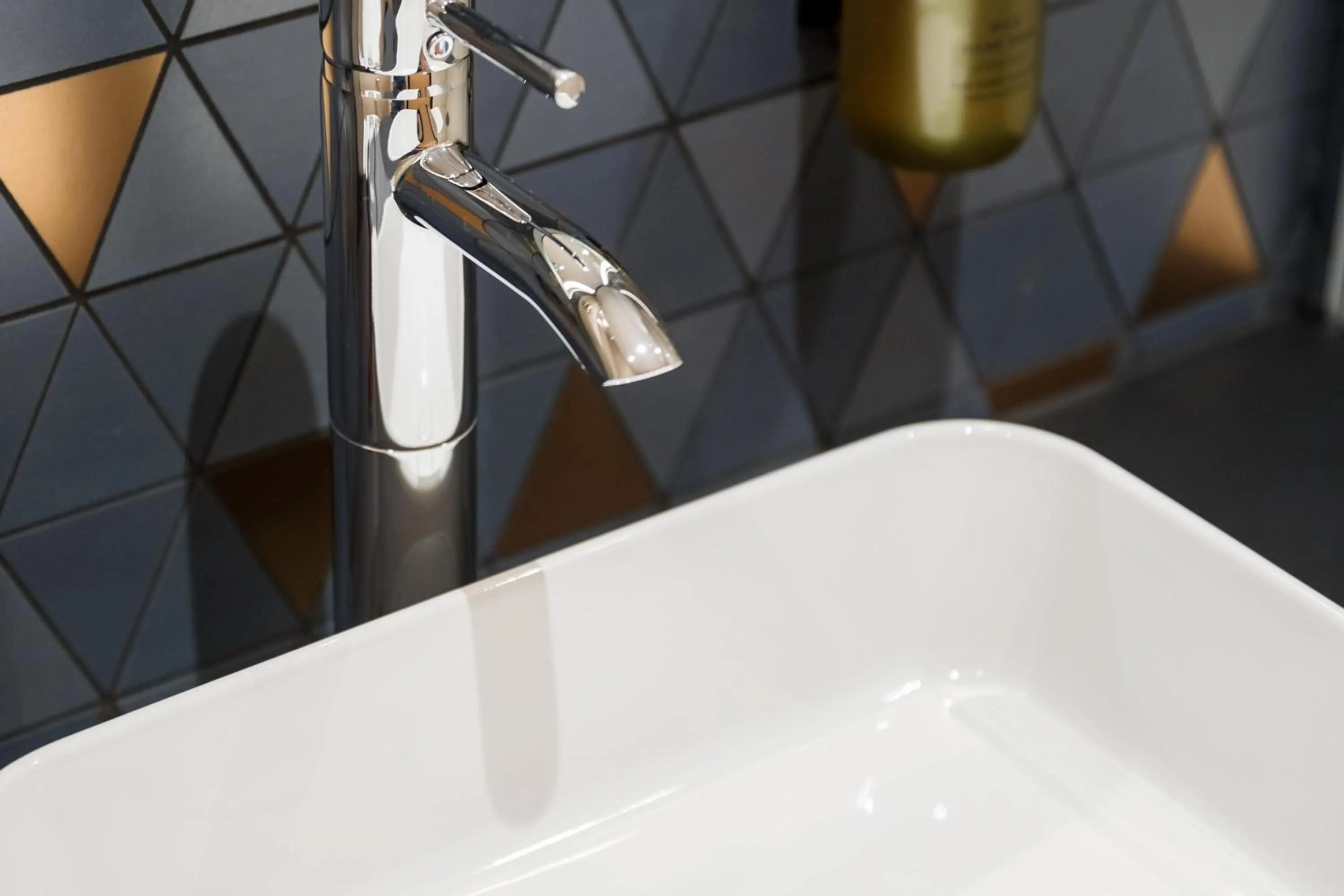 Bathroom in Austria Trend Hotel Maximilian