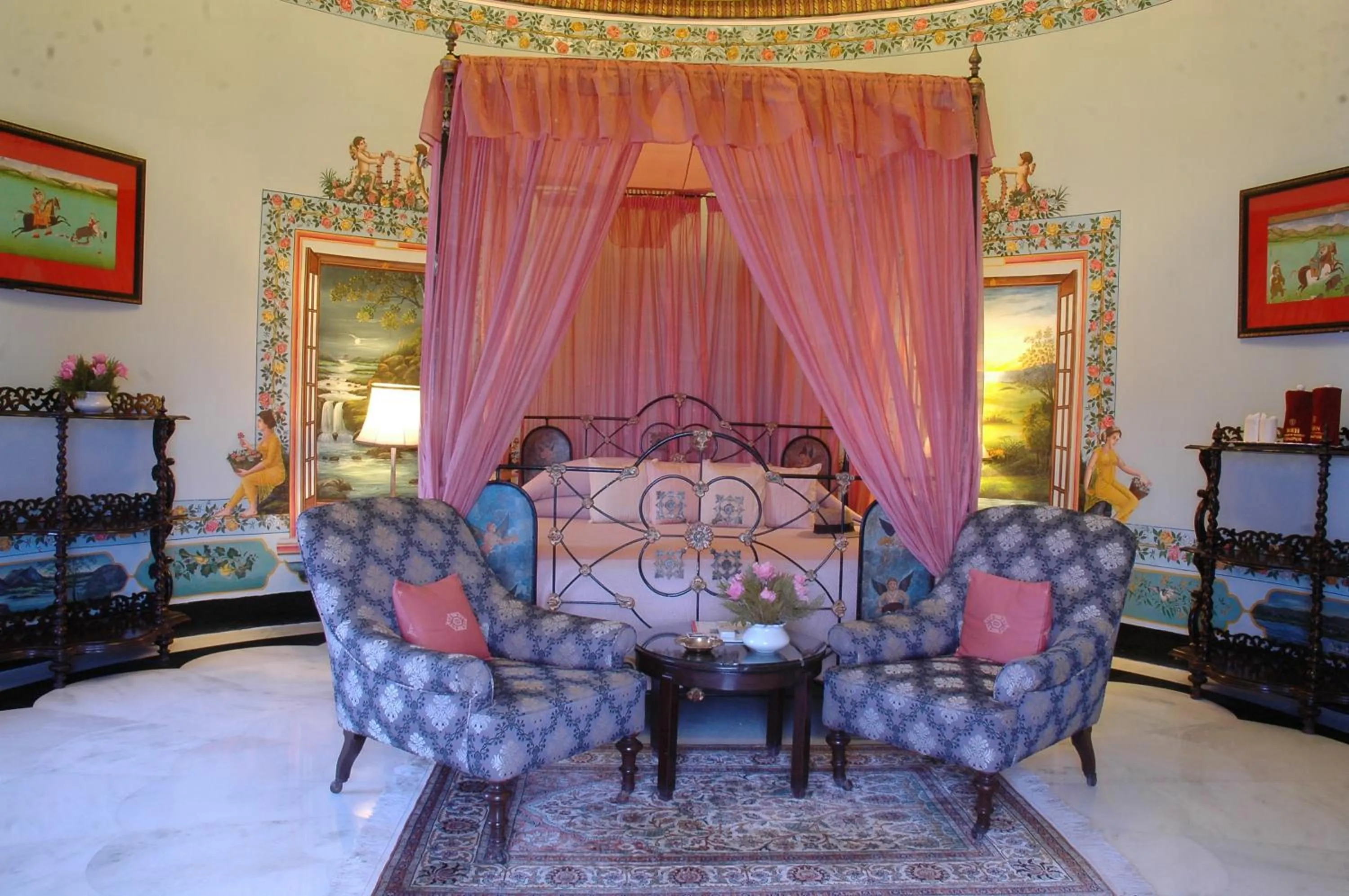 Seating area, Bed in Shiv Niwas Palace by HRH Group of Hotels