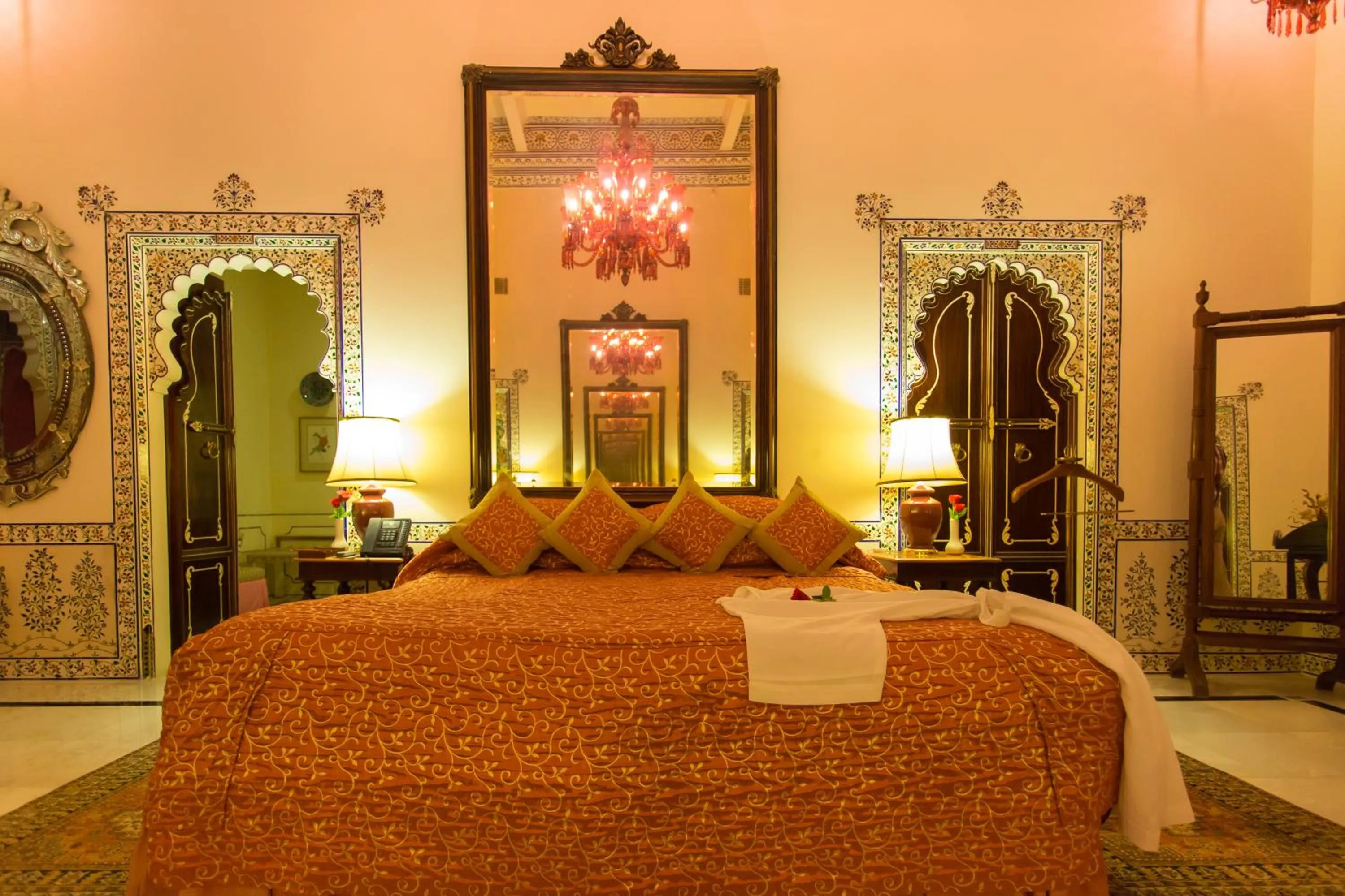 Bedroom, Bed in Shiv Niwas Palace by HRH Group of Hotels