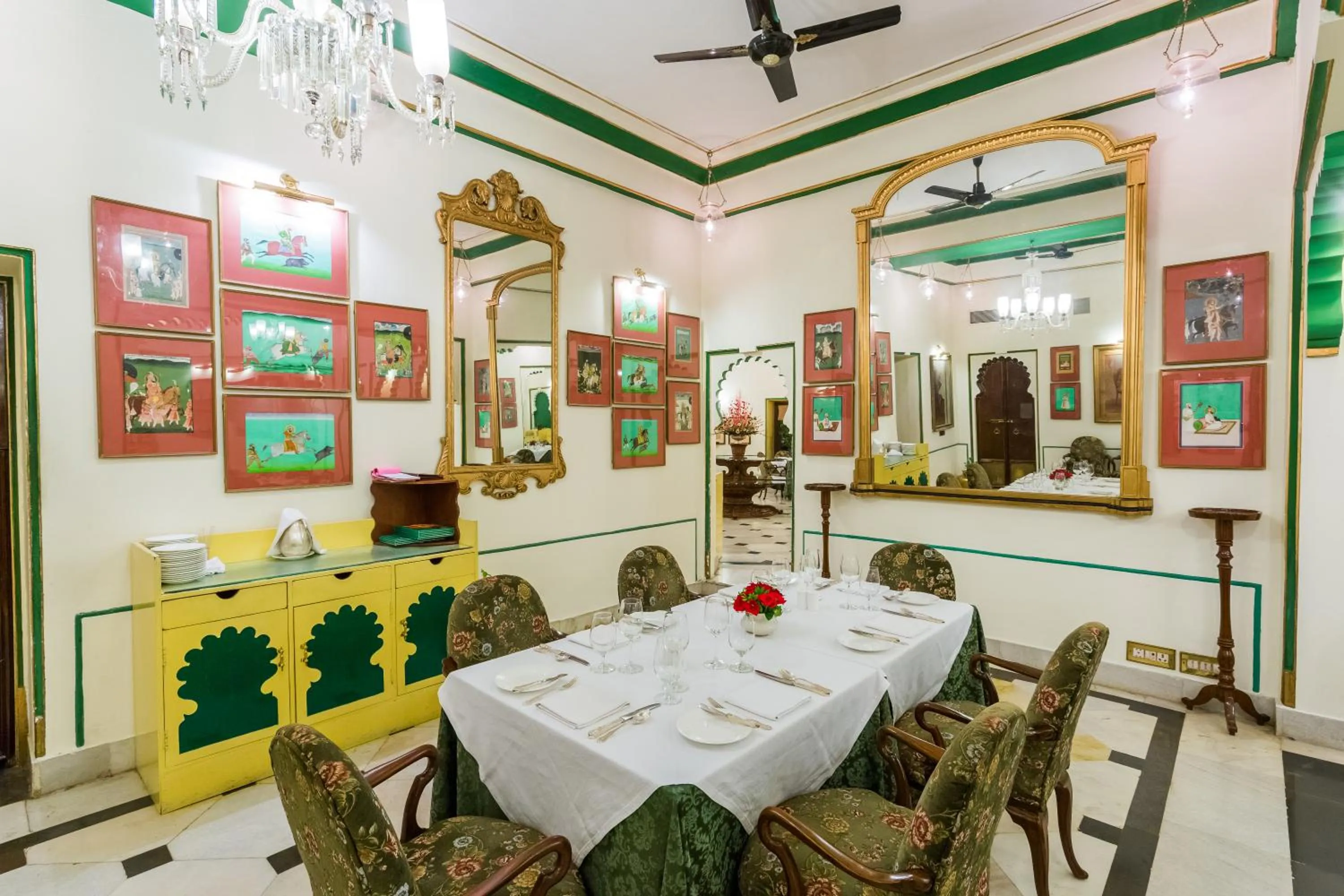 Breakfast in Shiv Niwas Palace by HRH Group of Hotels