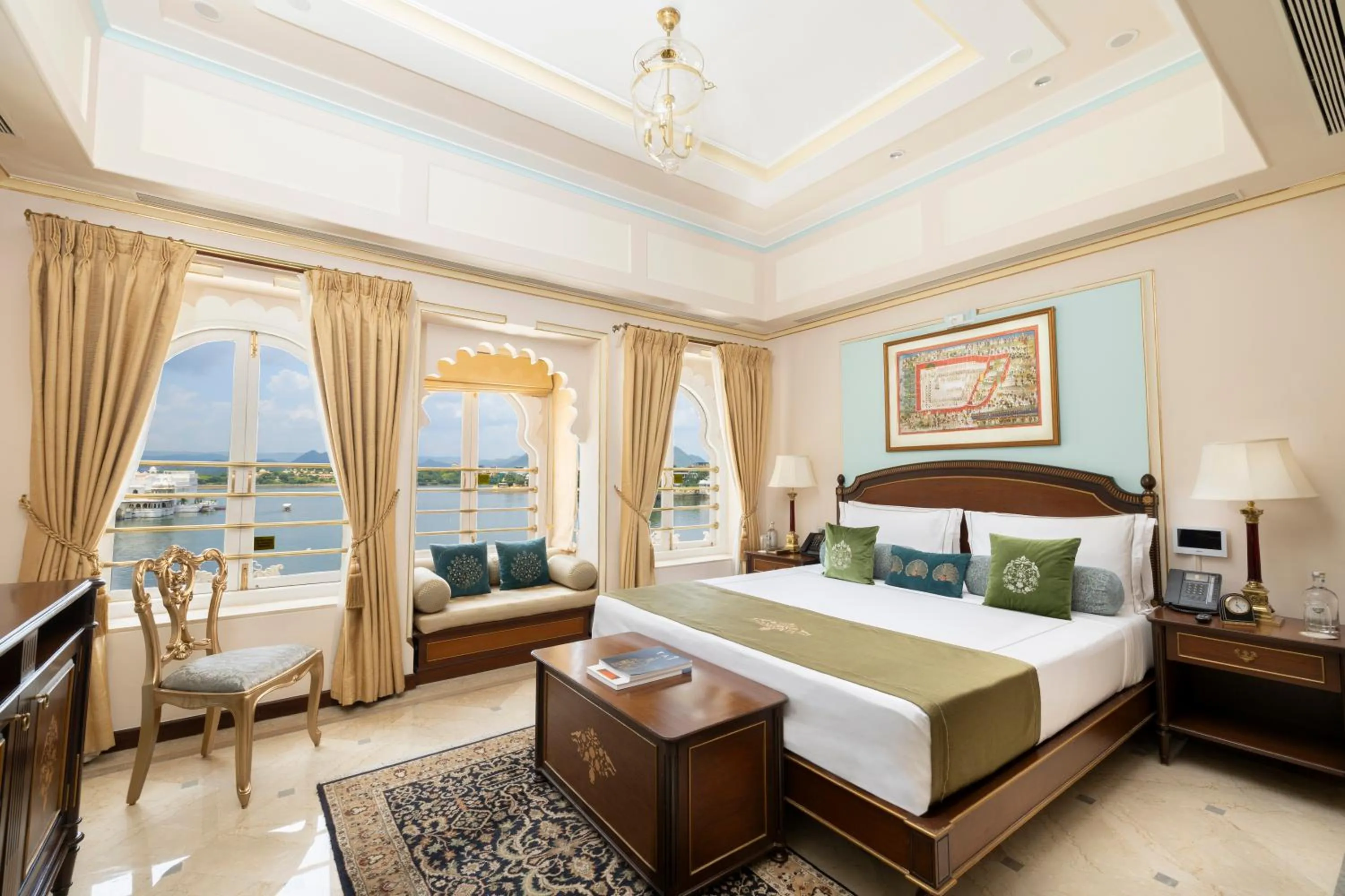 Bedroom, Bed in Taj Fateh Prakash Palace Udaipur