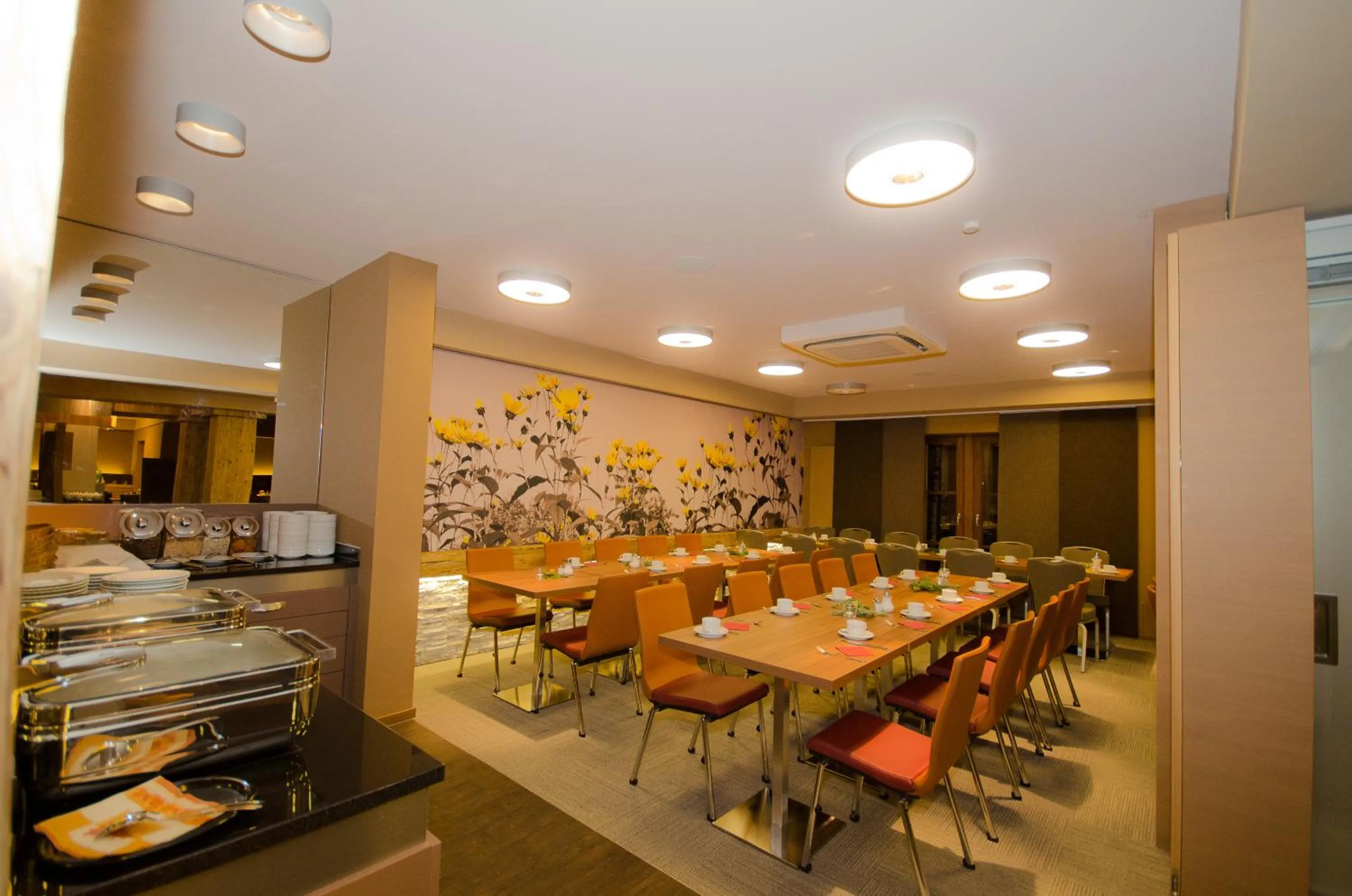 Restaurant/places to eat in Prinzhotel Rothenburg