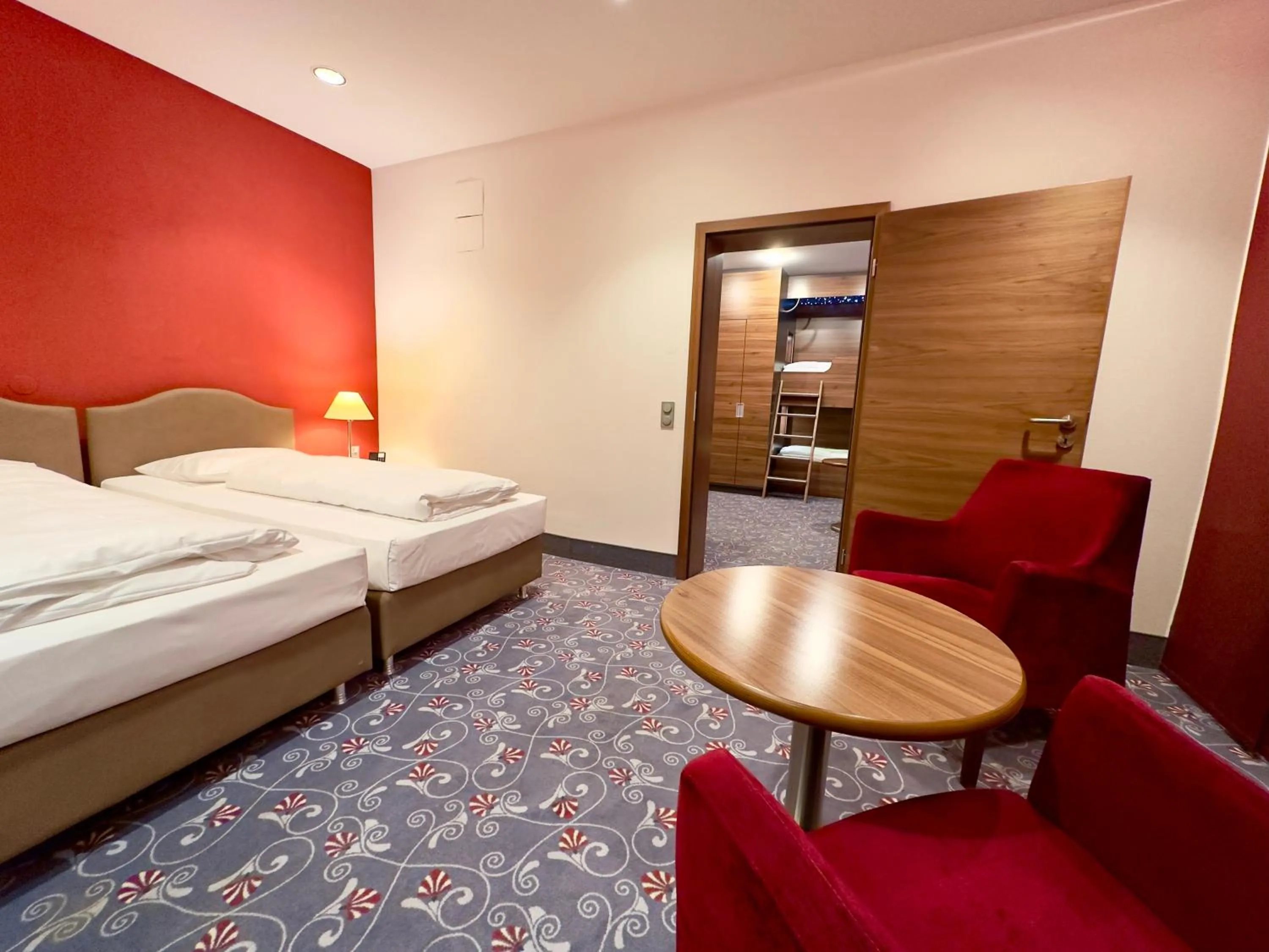 Bed in Prinzhotel Rothenburg