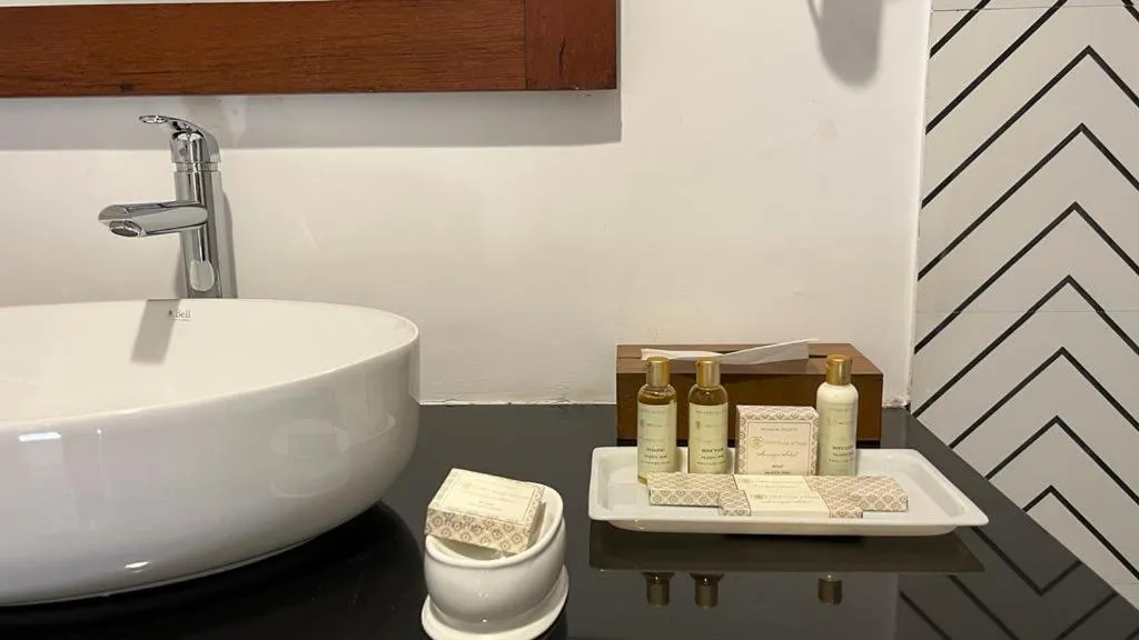 Shikarbadi Hotel - By The Lake Heritage by HRH Group of Hotels