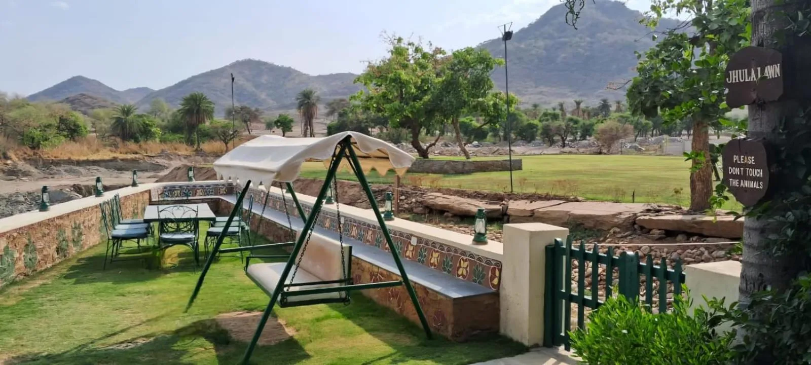 Shikarbadi Hotel - By The Lake Heritage by HRH Group of Hotels