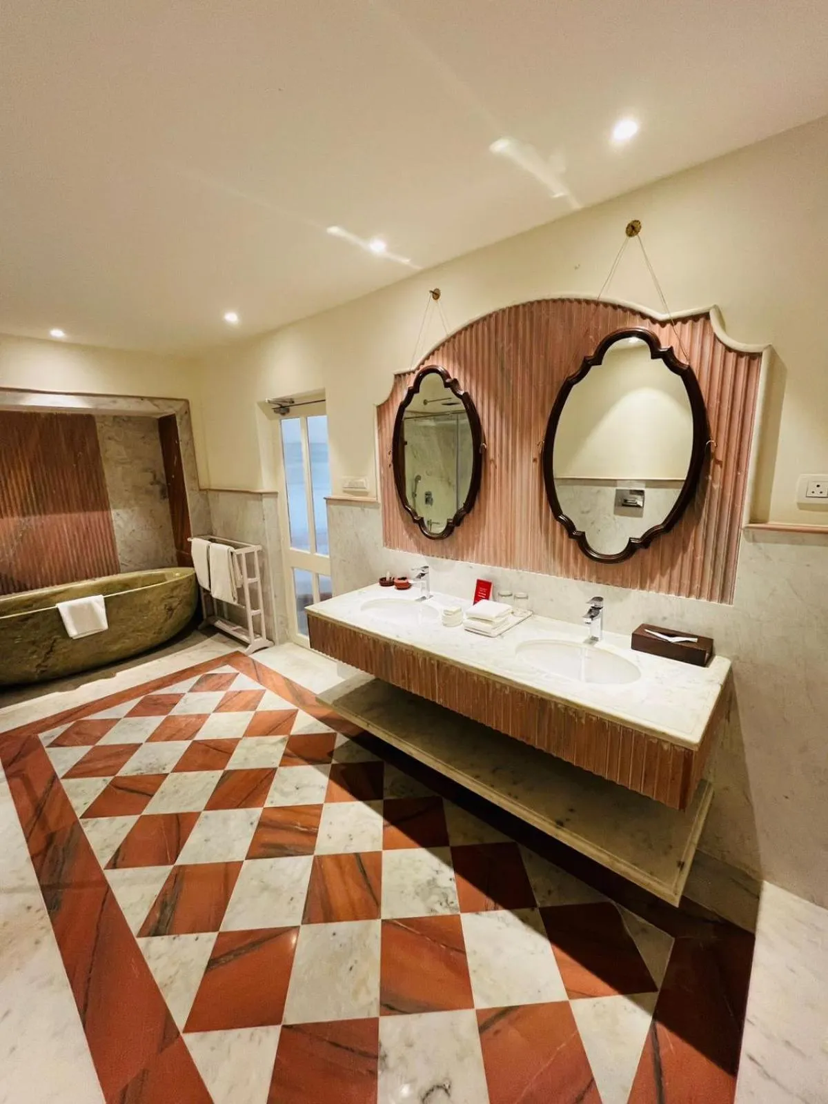 Bathroom, Bed in Shikarbadi Hotel - By The Lake Heritage by HRH Group of Hotels