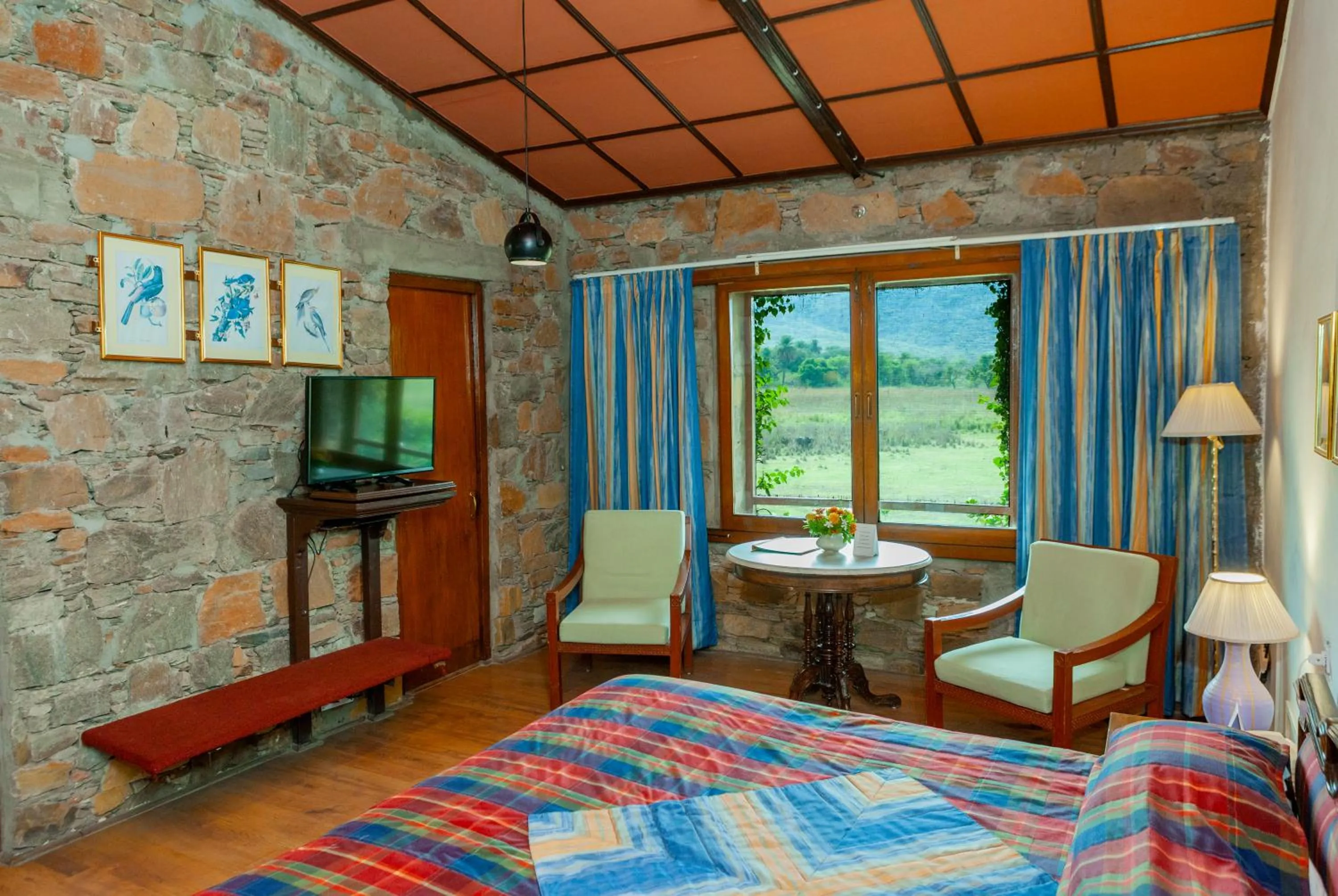 Bed in Shikarbadi Hotel - By The Lake Heritage by HRH Group of Hotels