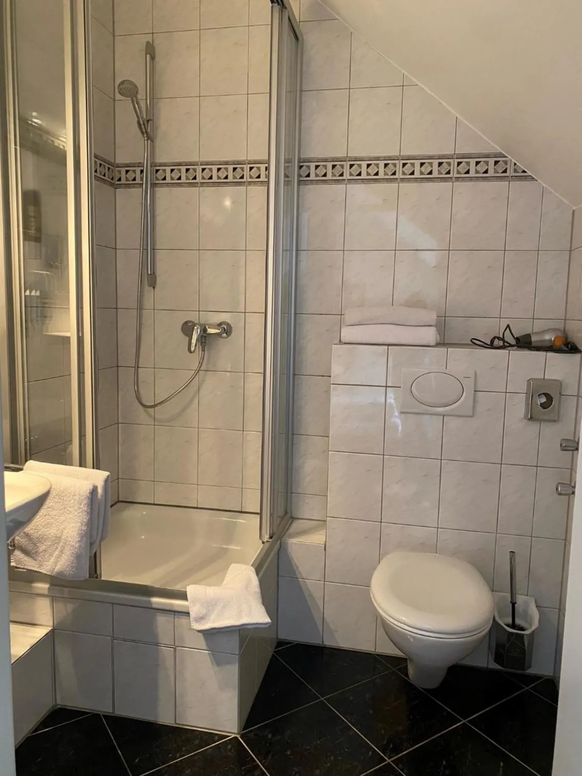 Bathroom in Vier Jahreszeiten