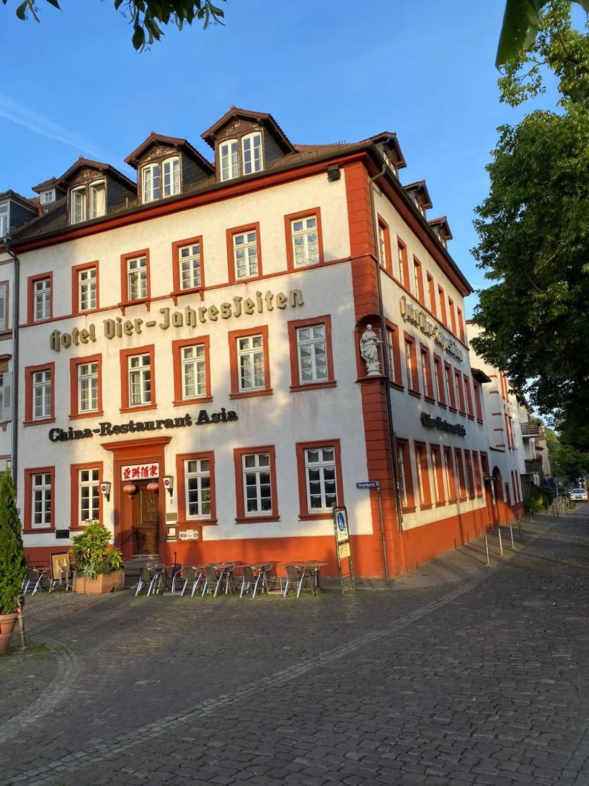 Property building in Vier Jahreszeiten