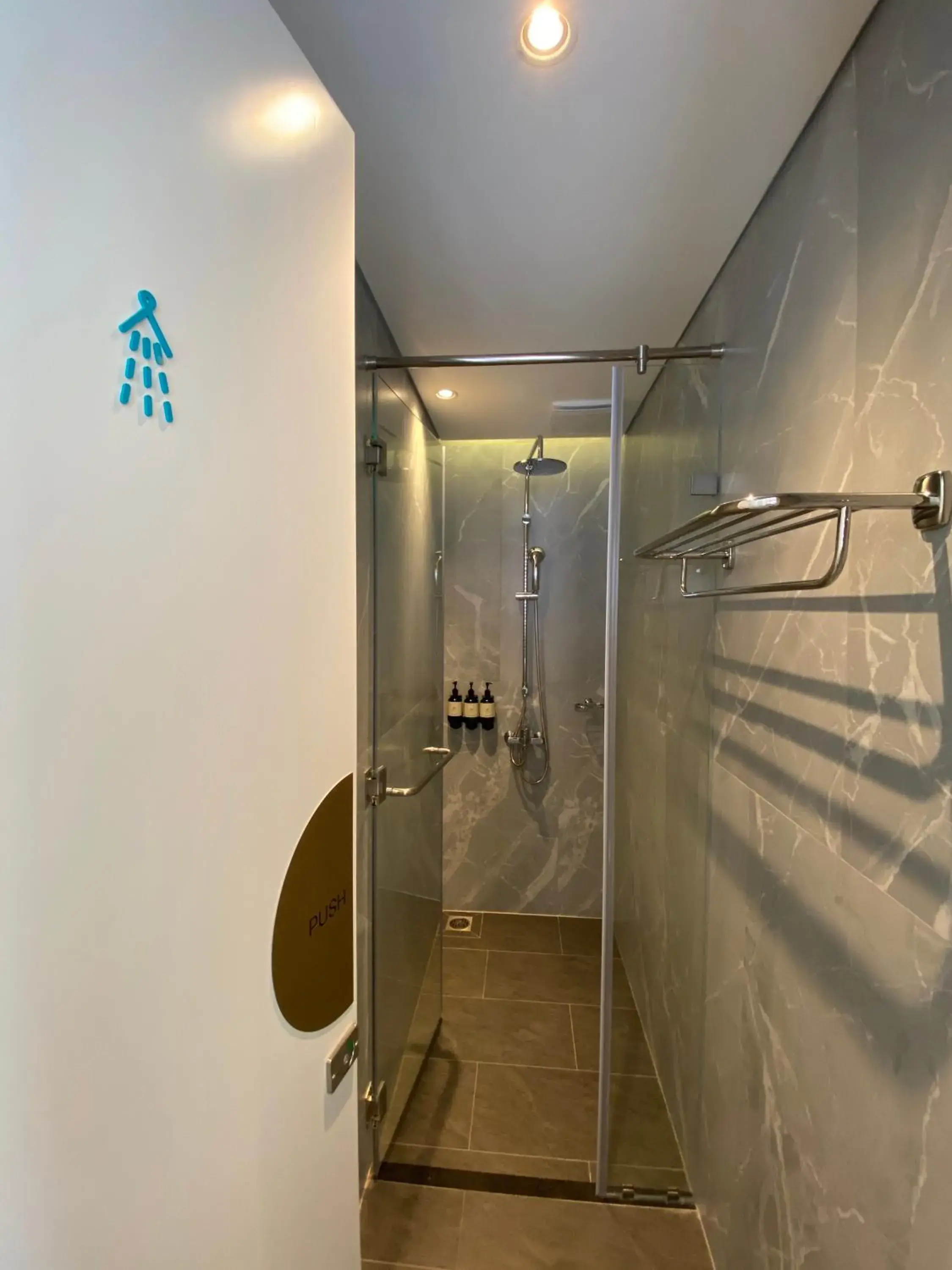 Bed in 8-Bed Mixed Dormitory Room in MEANDER Saigon Bed in 8-Bed Mixed Dormitory Room in MEANDER Saigon