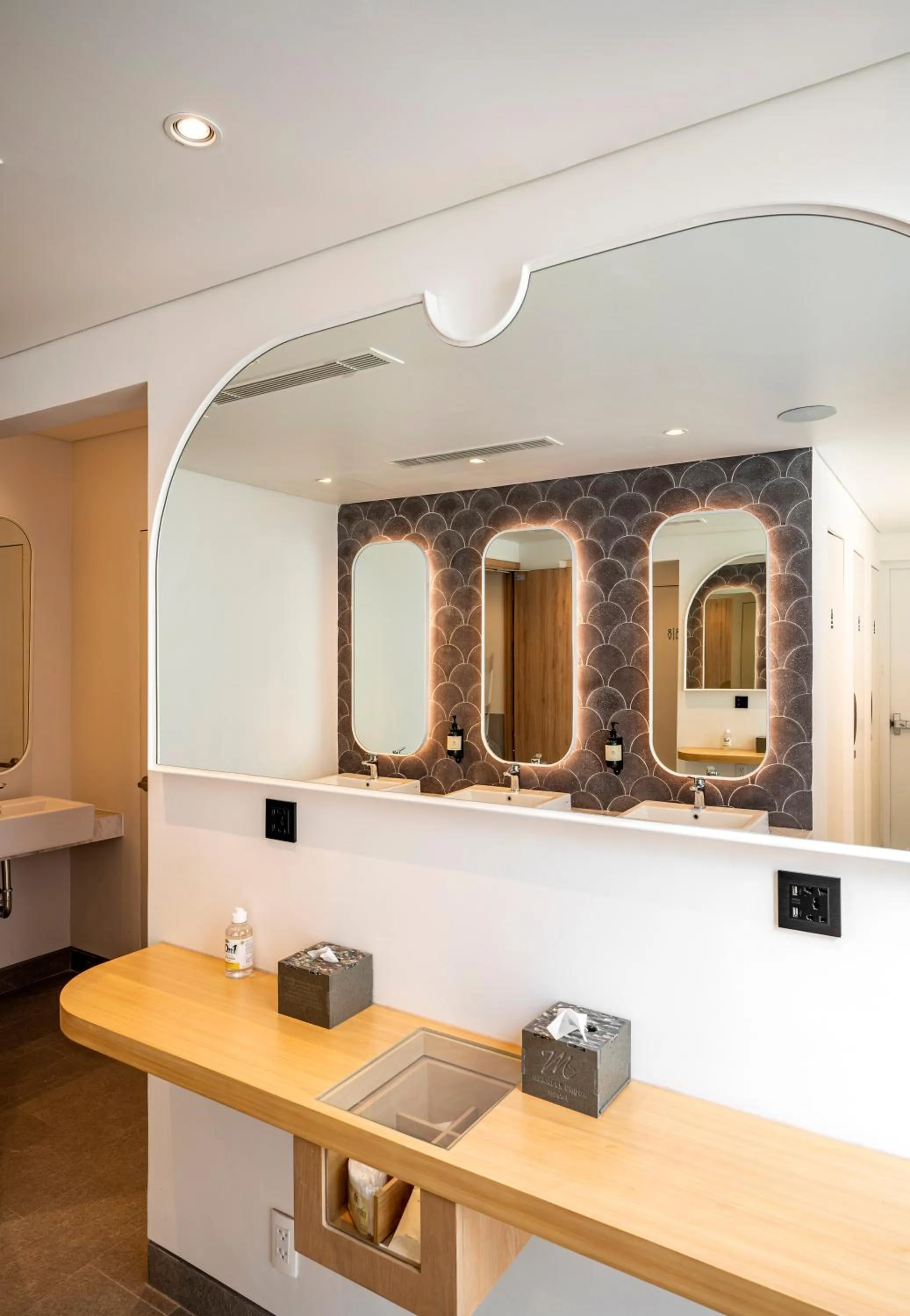 Toilet in MEANDER Saigon