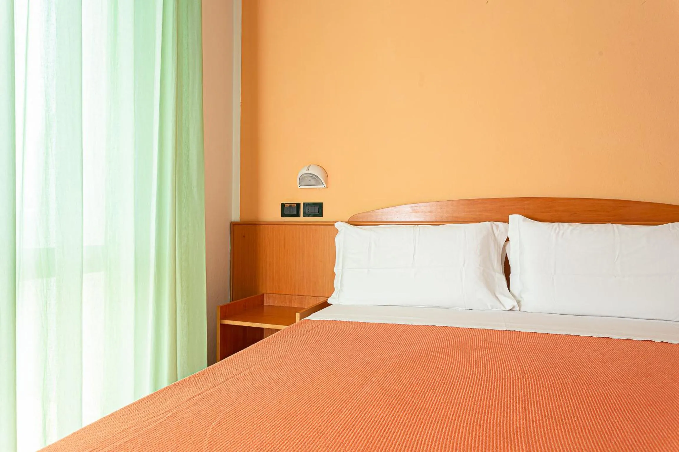 Bedroom, Bed in Little Hotel