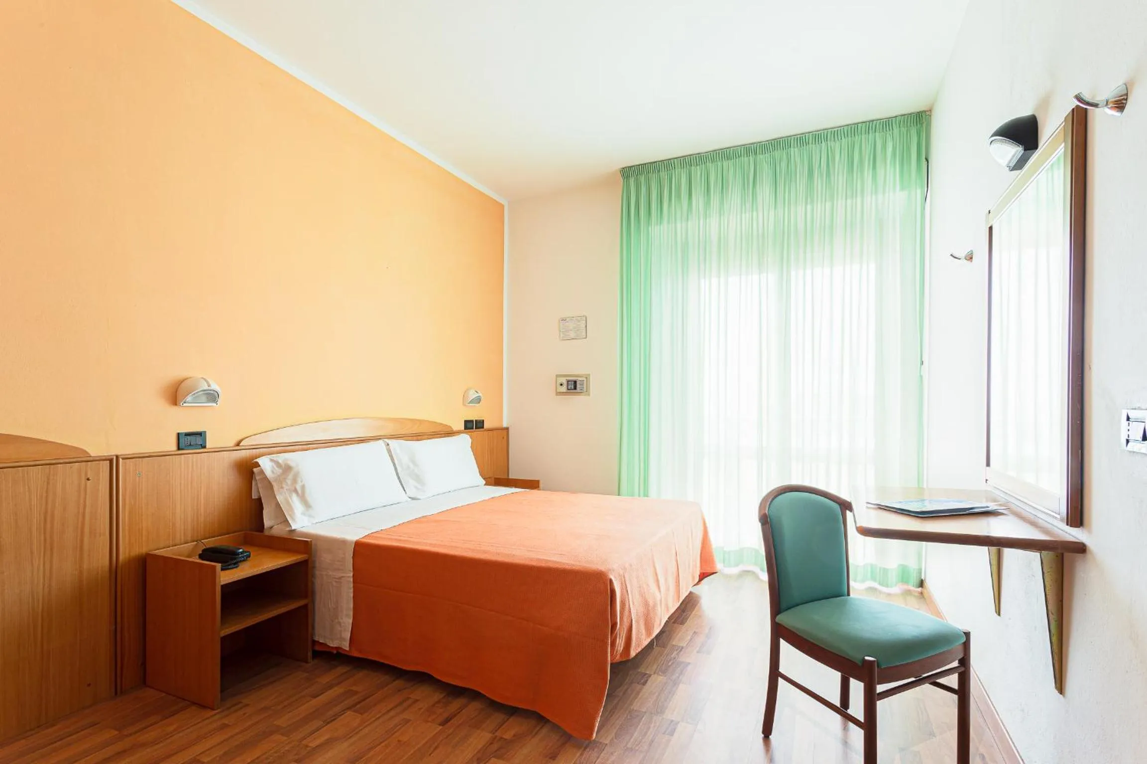 Bedroom, Bed in Little Hotel