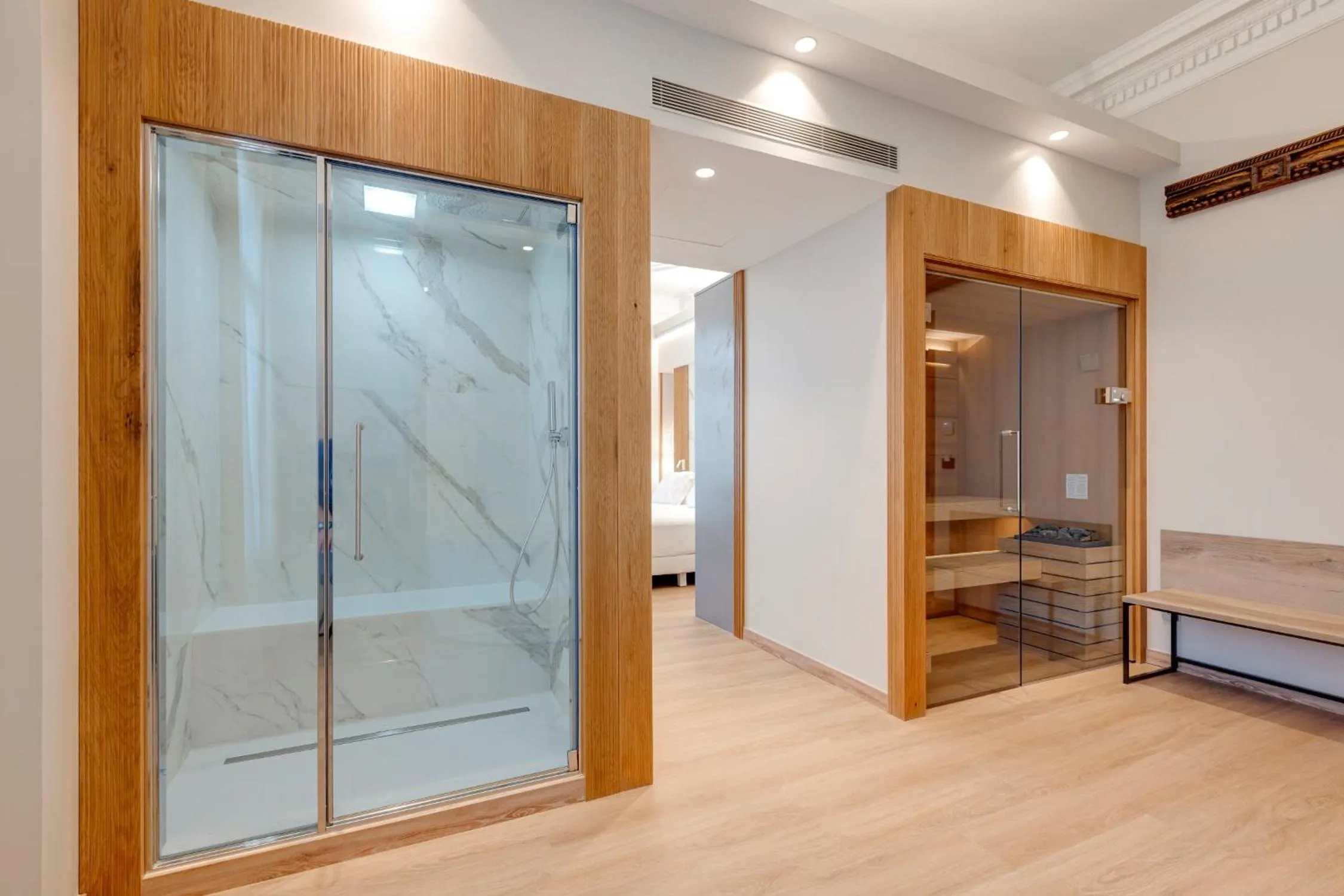 Sauna, Bed in Hotel Boutique Mirlo Barcelona