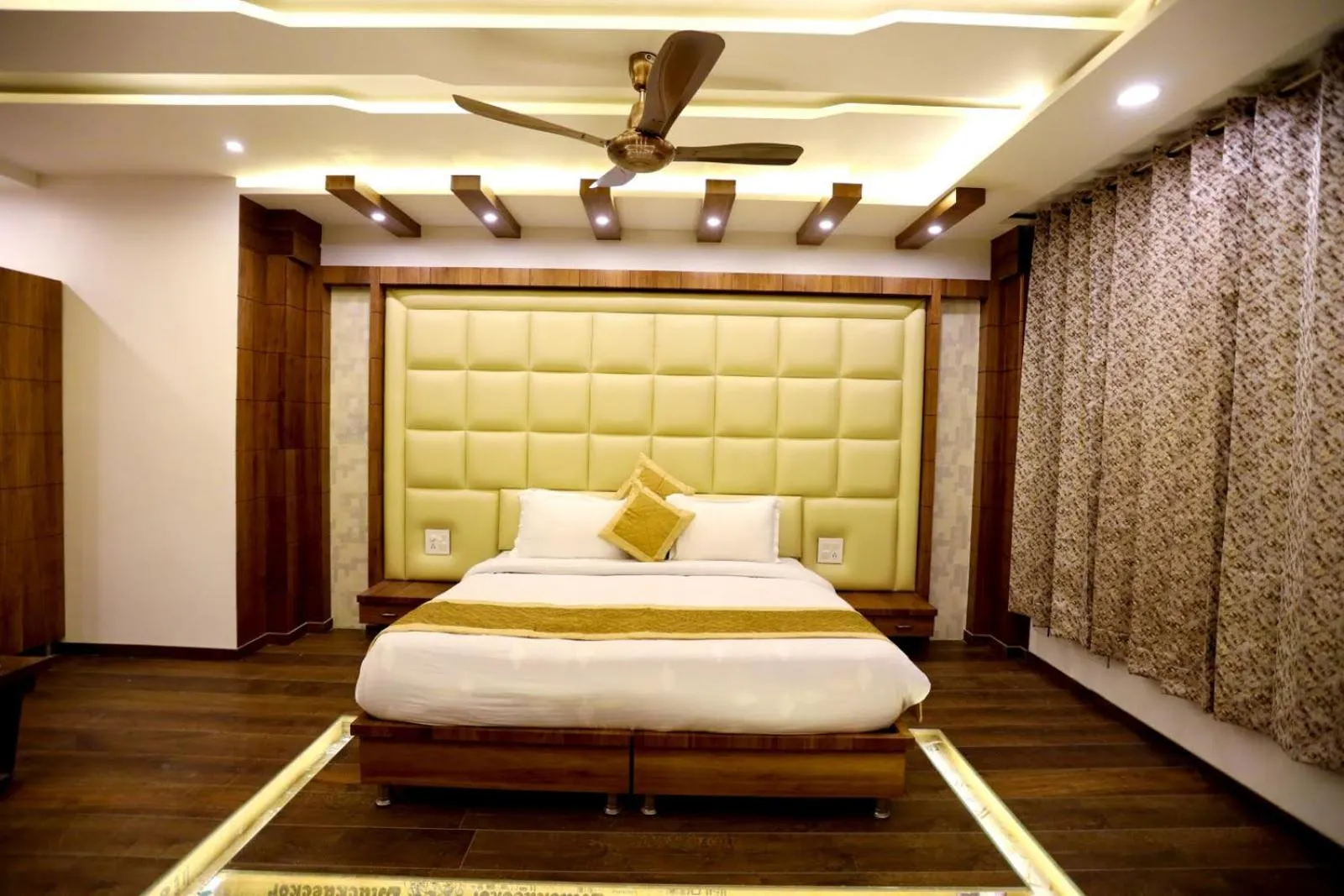 Bed in The Hoften Blue Magnets, Dalhousie