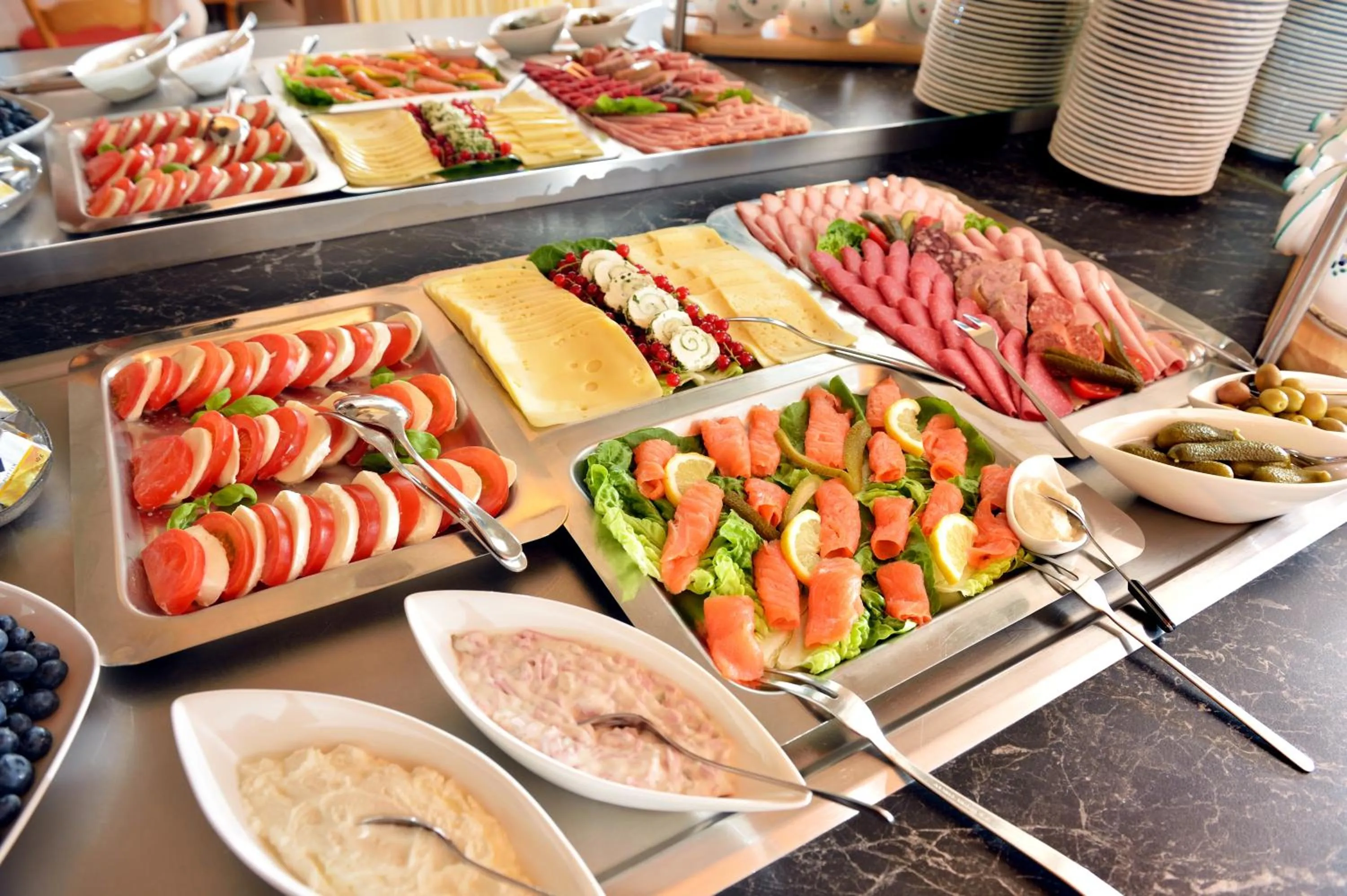 Restaurant/places to eat in Hotel Schöngarten garni