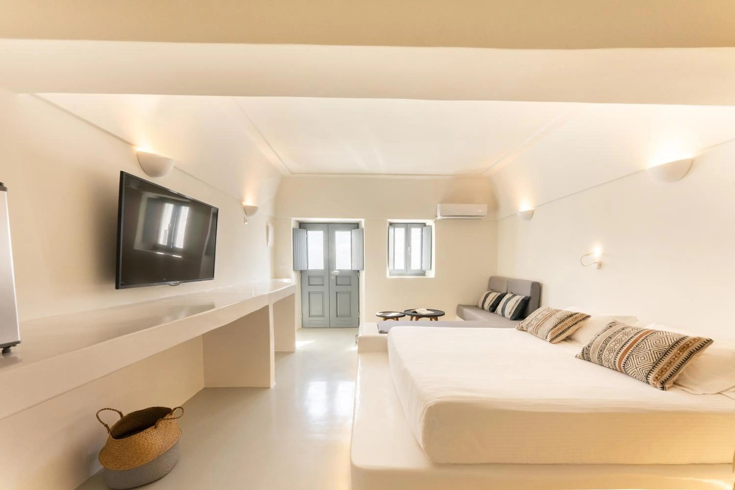 Bedroom, Bed in Cilon Suites Santorini