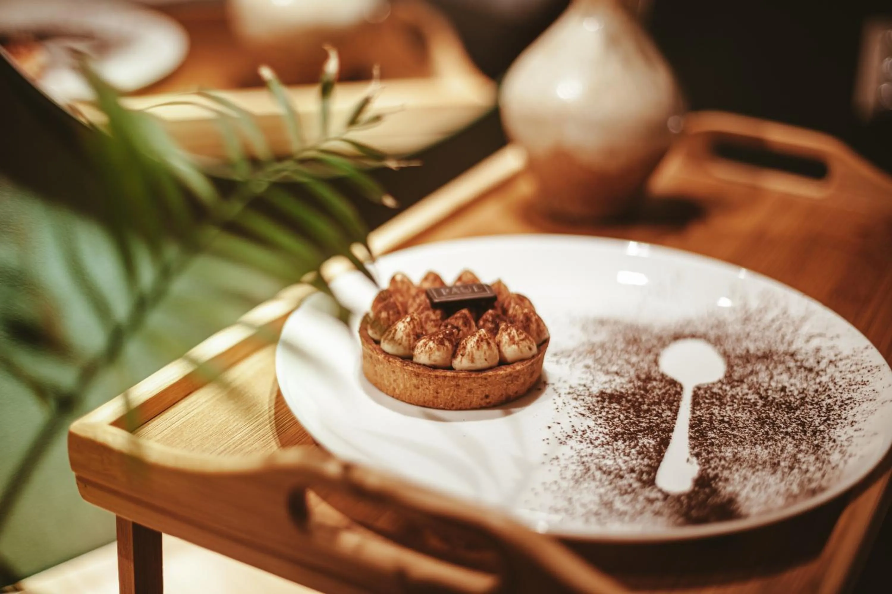 Restaurant/places to eat in Luxury inn