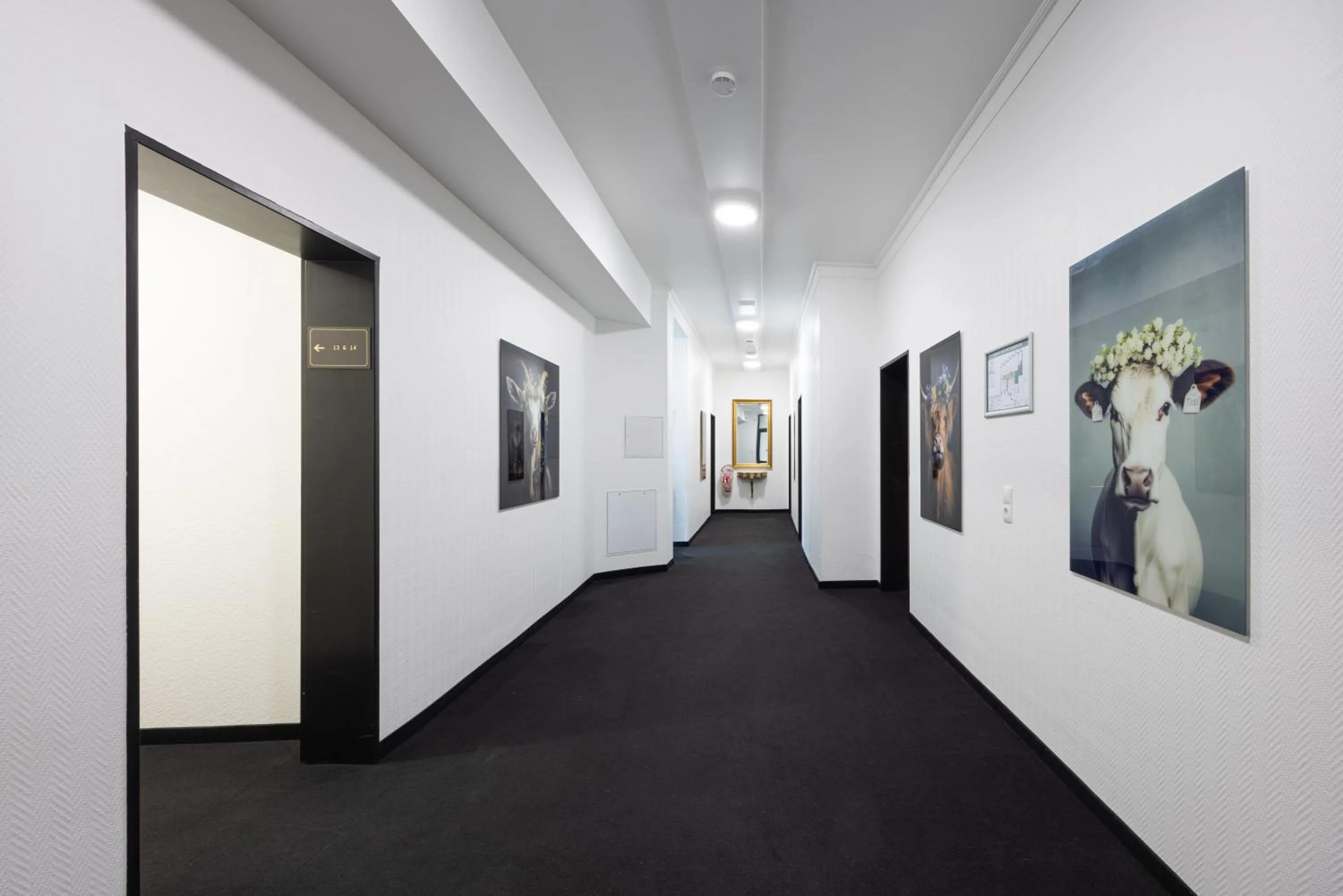 Decorative detail in Panorama Hotel Rheinkrone