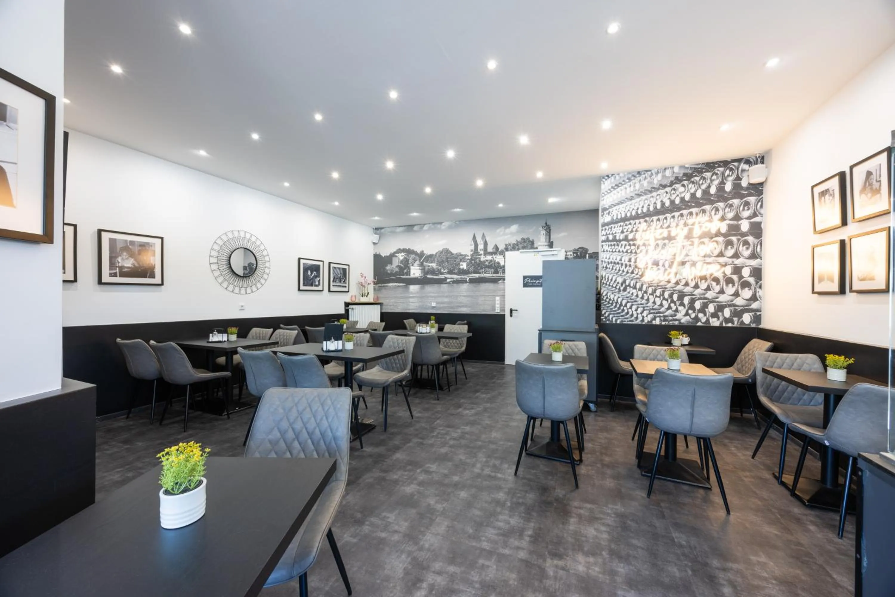 Seating area in Panorama Hotel Rheinkrone