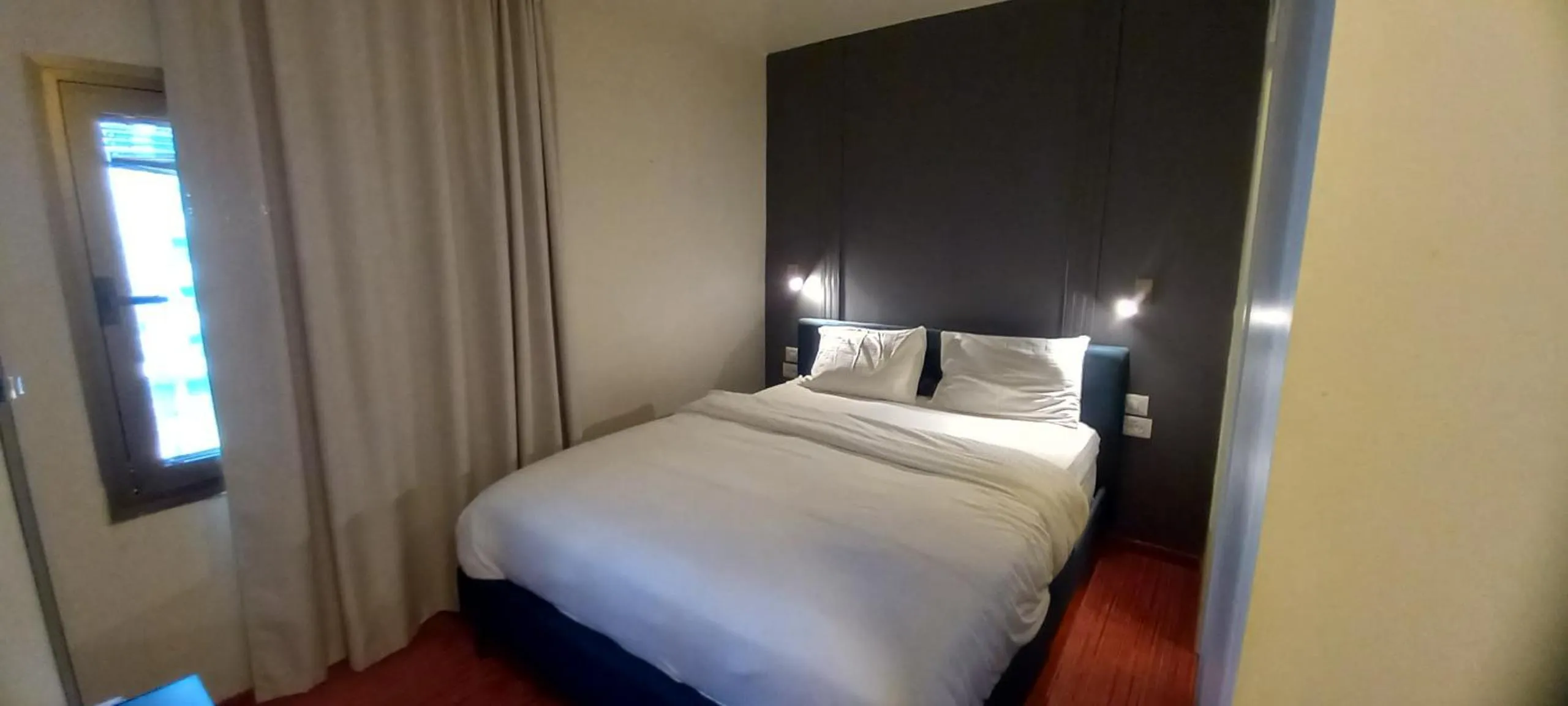 Bed in Moon TOP- 4th floor