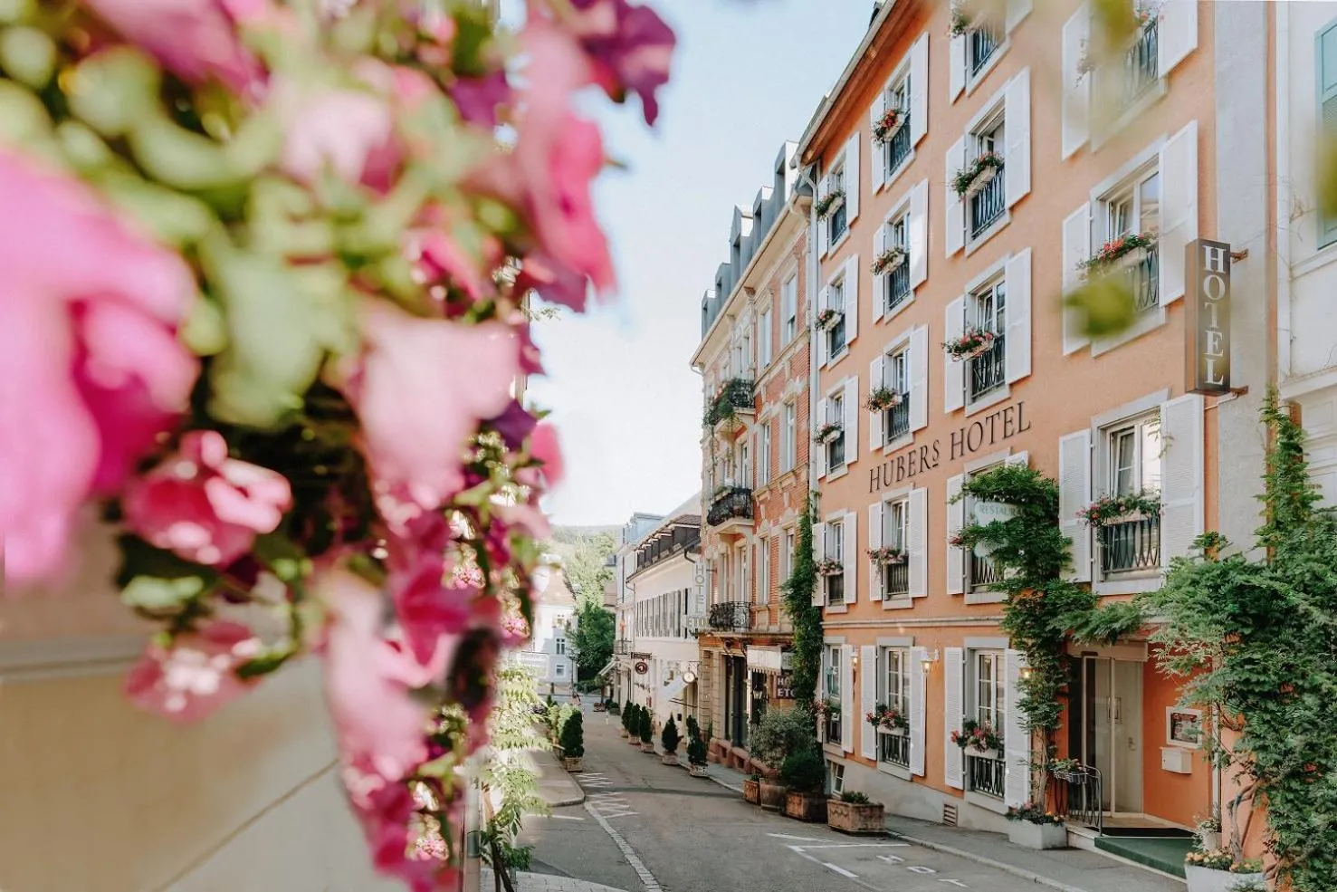 Property logo or sign in Huber's Hotel