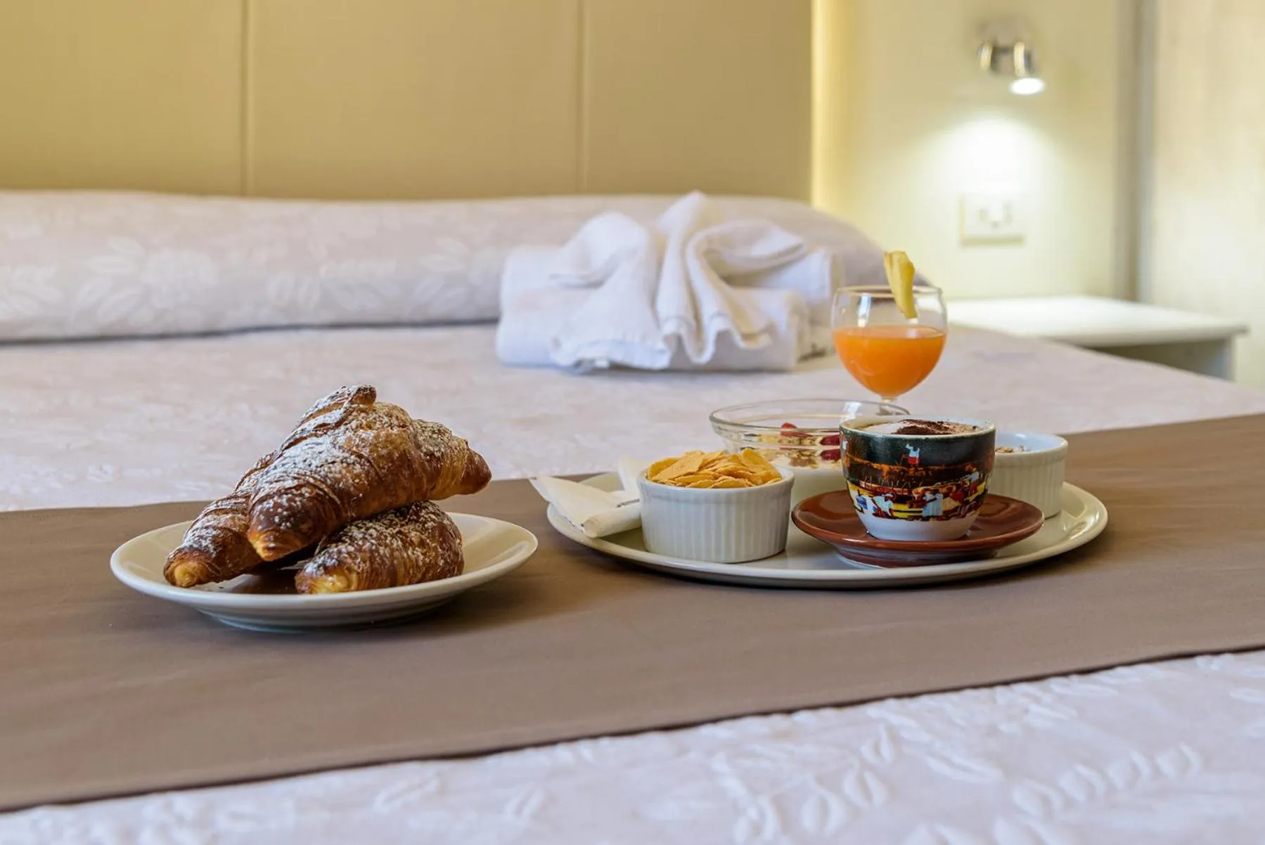 Bed in HOTEL CRISTALLO PAESTUM