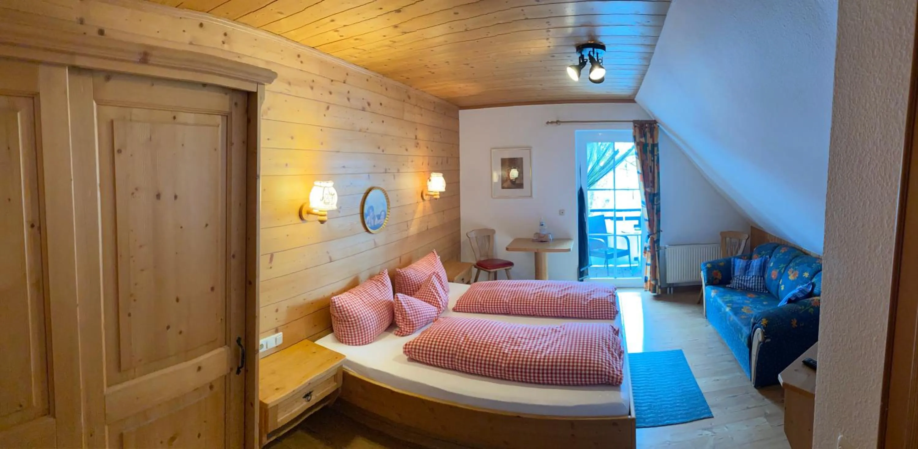 Bed in Hotel - Restaurant - Café Forsthaus Lahnquelle