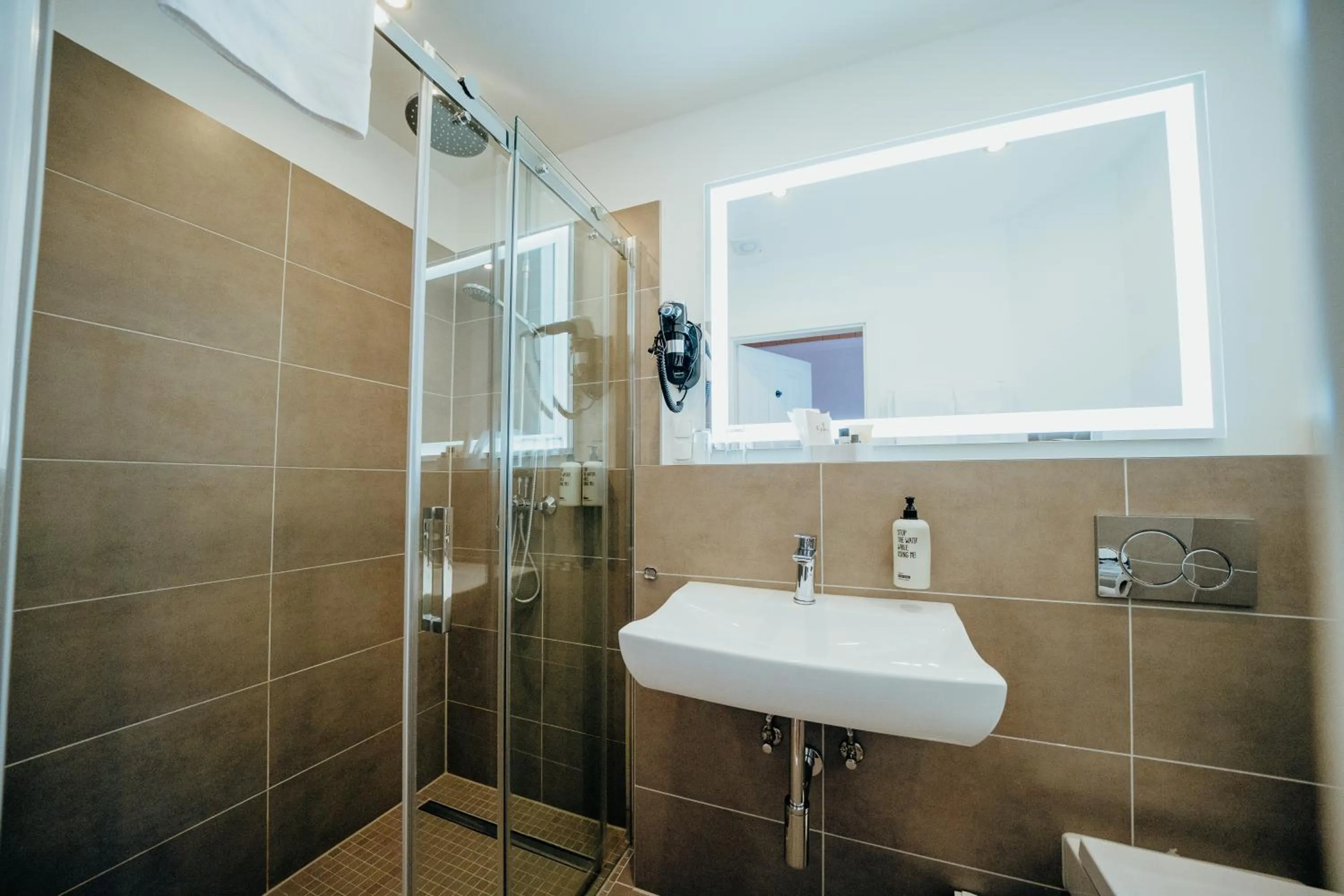 Shower in Hotel Barbarossa Classic