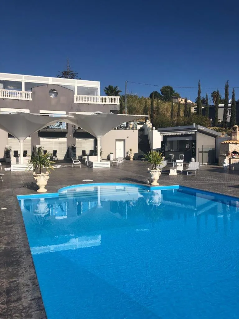 Swimming pool in Villa La Perla