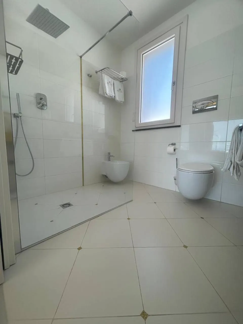 Shower in Villa La Perla