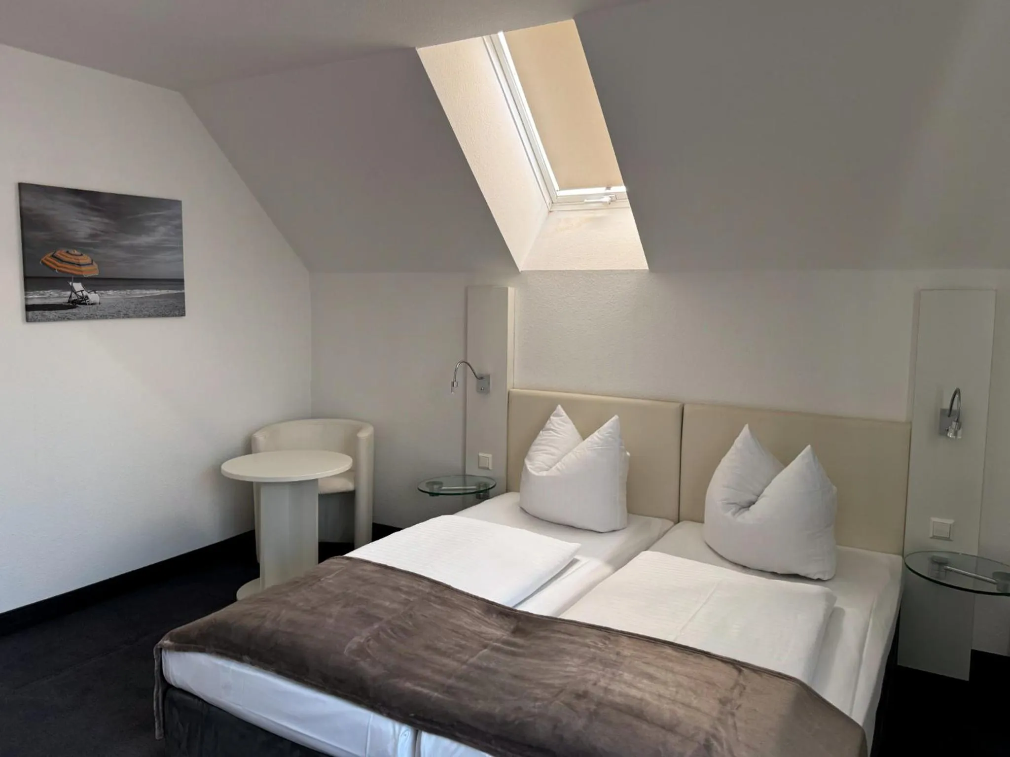 Photo of the whole room, Bed in Eisberg Hotel Schwanen